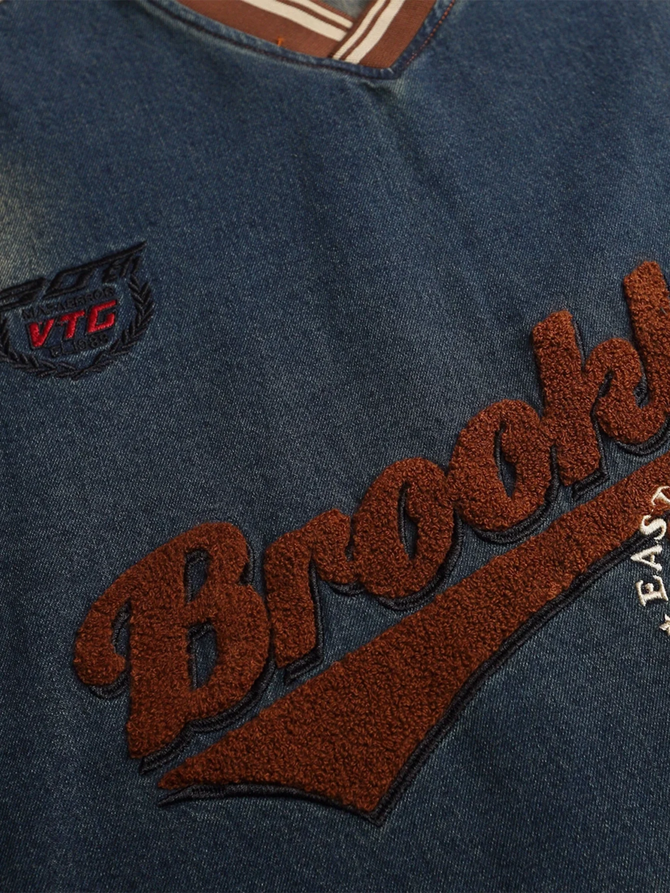 Oversize Brooklyn Stickerei Gewaschenes Abgenutztes Denim Sweatshirt - Image 3