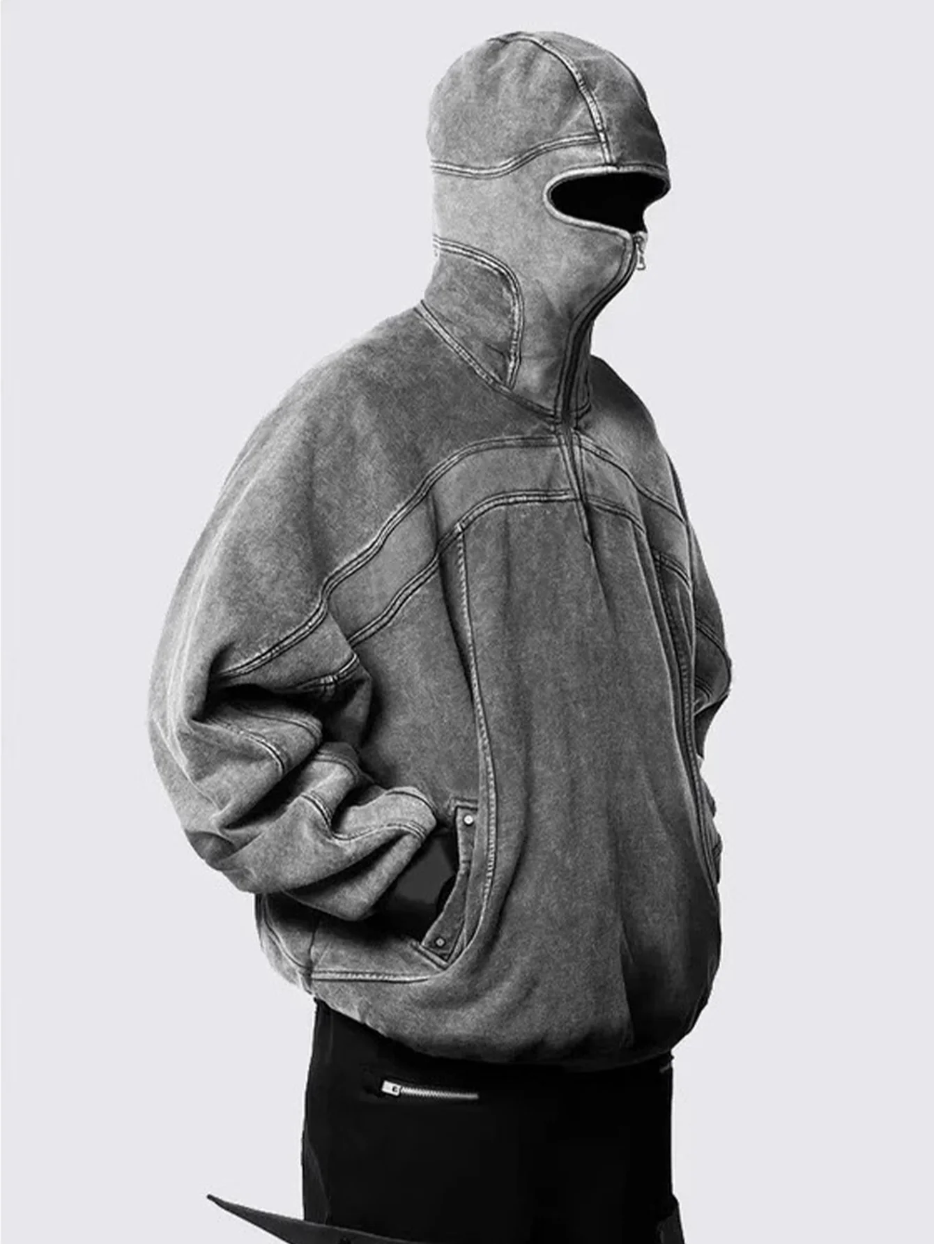 Übergroßer Techwear-Hoodie mit vollständiger Masken-Kapuze - Image 4