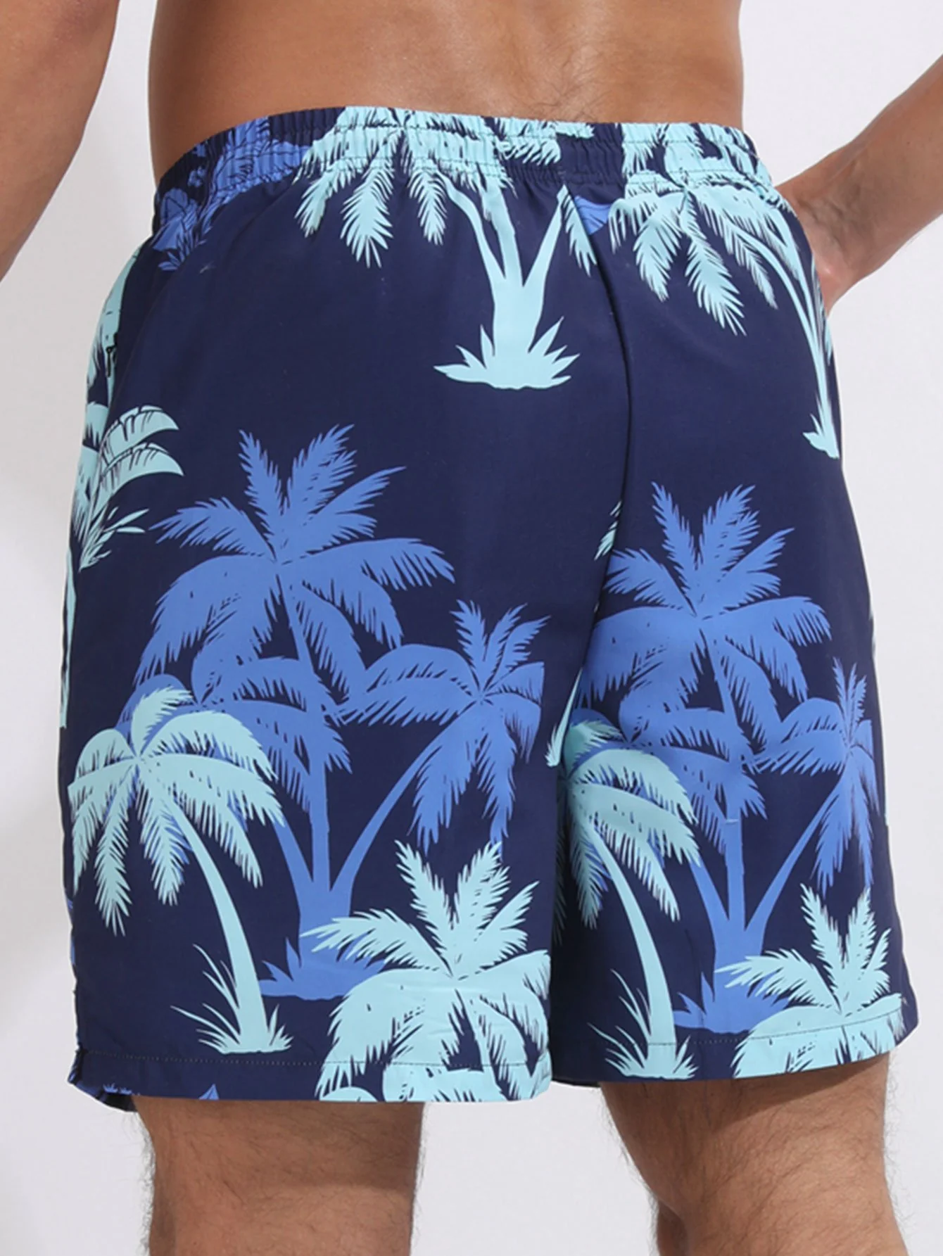 Badehose mit Palmenprint und Kompressionsfutter - Image 3