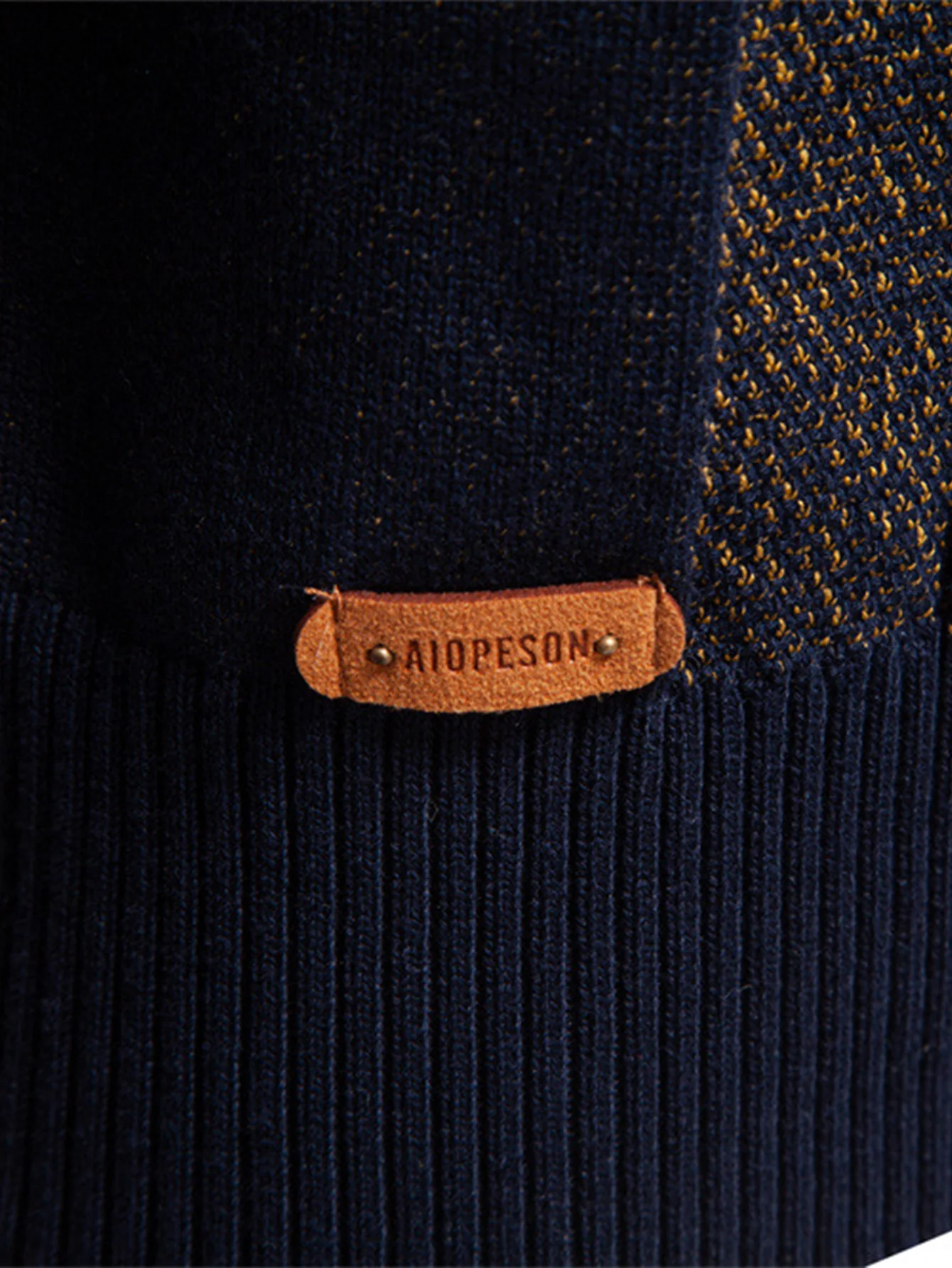 Kariertes Rundhals-Pullover - Image 7