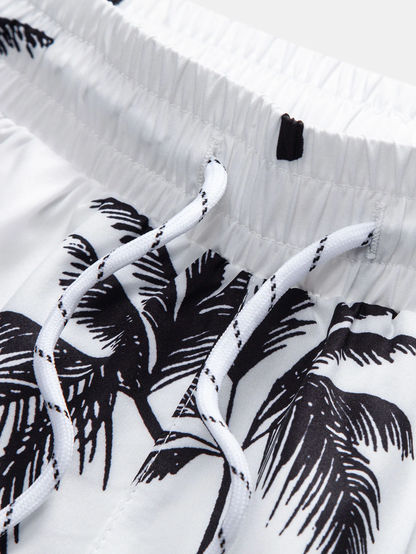 Regular Fit T-Shirt aus Baumwolle mit Palmenmuster & Badeshorts mit Palmenmuster Shorts - Image 9