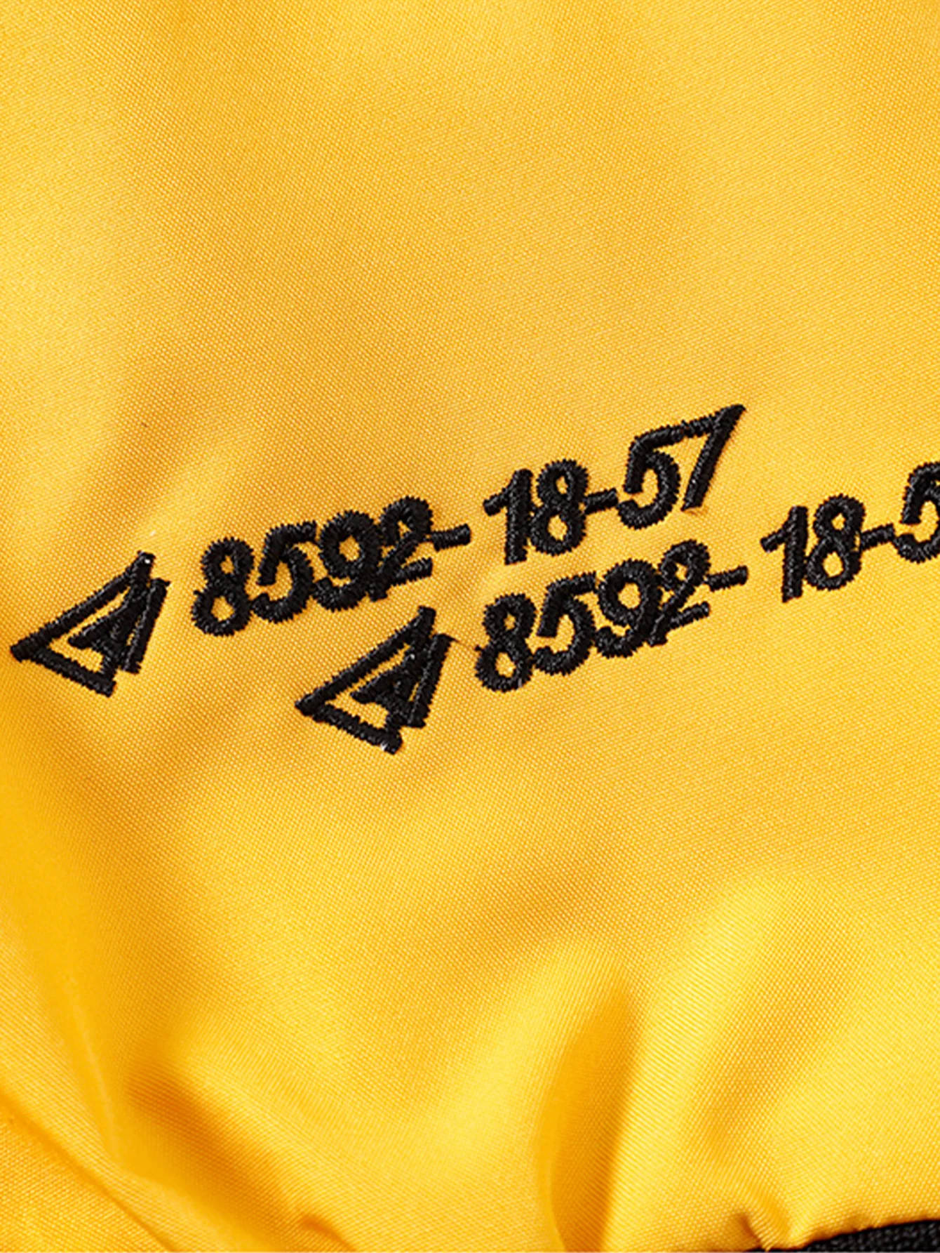 Locker sitzende Baseballjacke mit kontrastierender Stickerei - Image 15