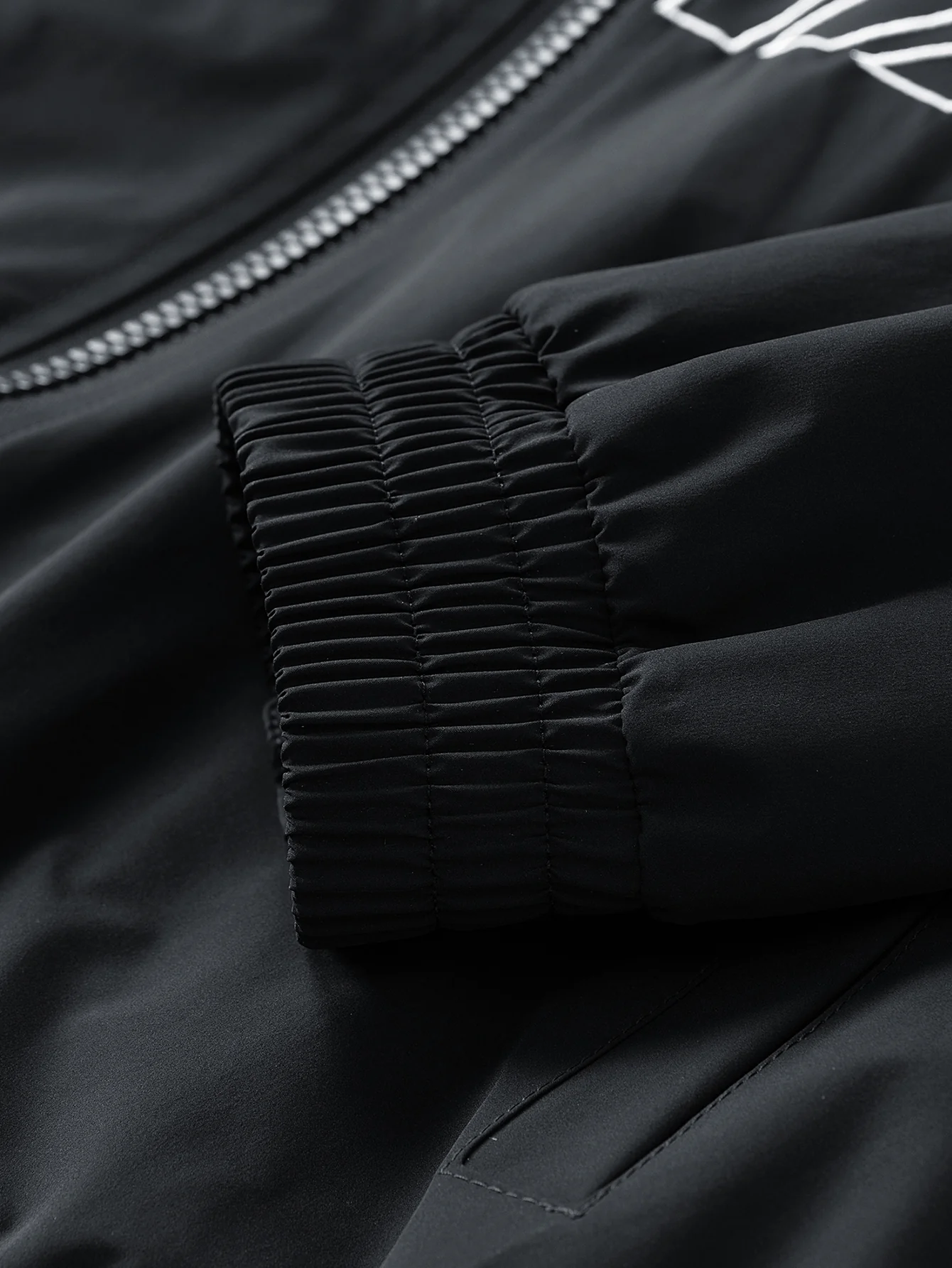 Locker sitzende bestickte Rennjacke - Image 11