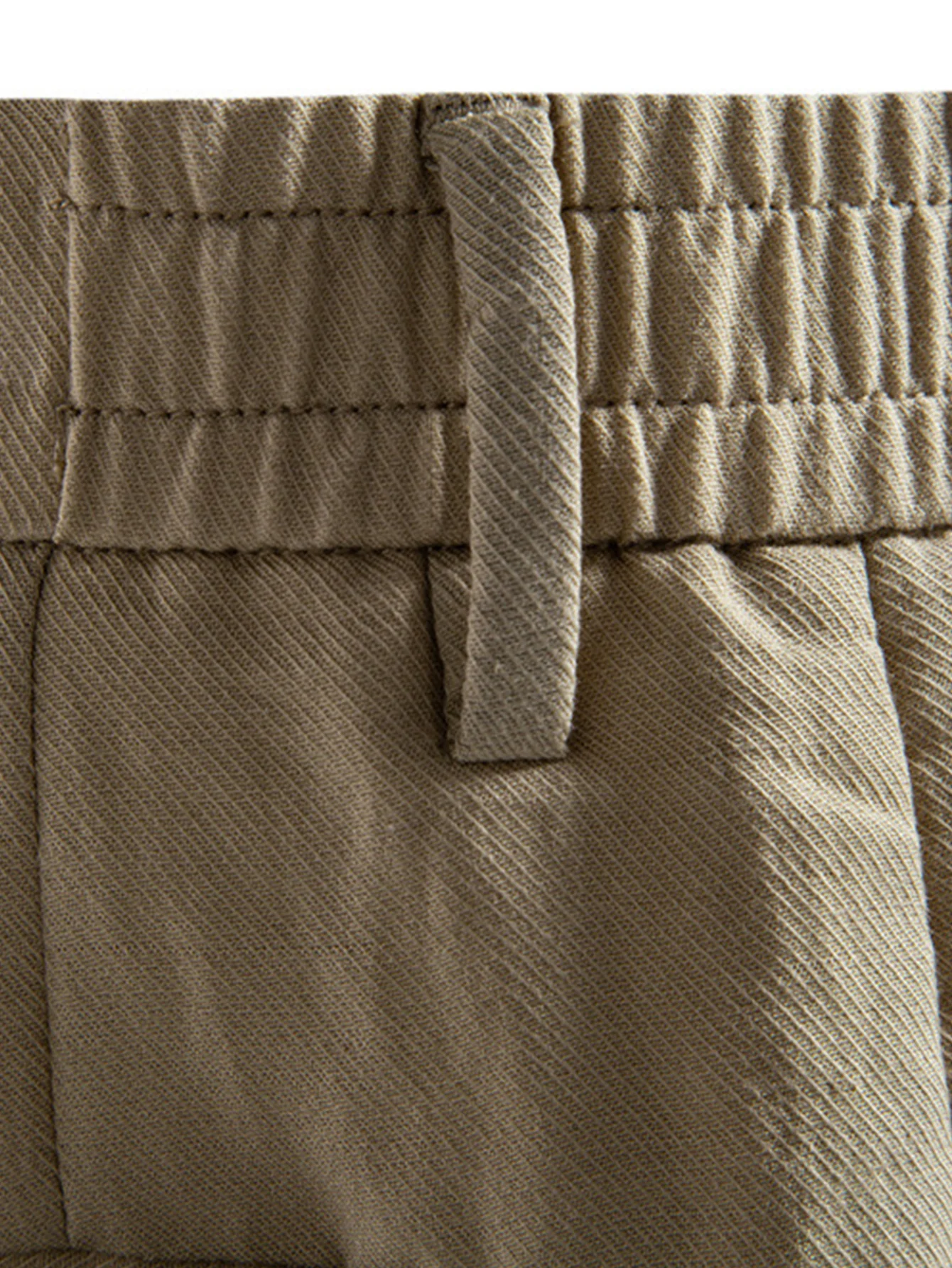 Relaxed Pleated Tailored Shorts - Image 10
