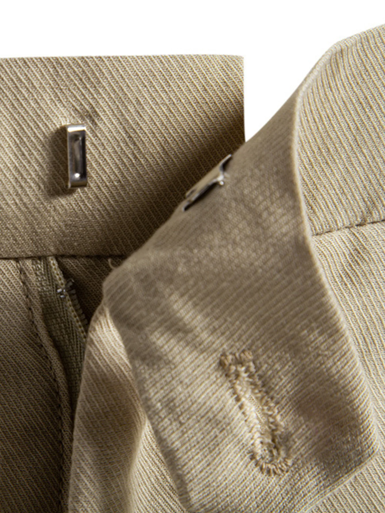 Relaxed Pleated Tailored Shorts - Image 7