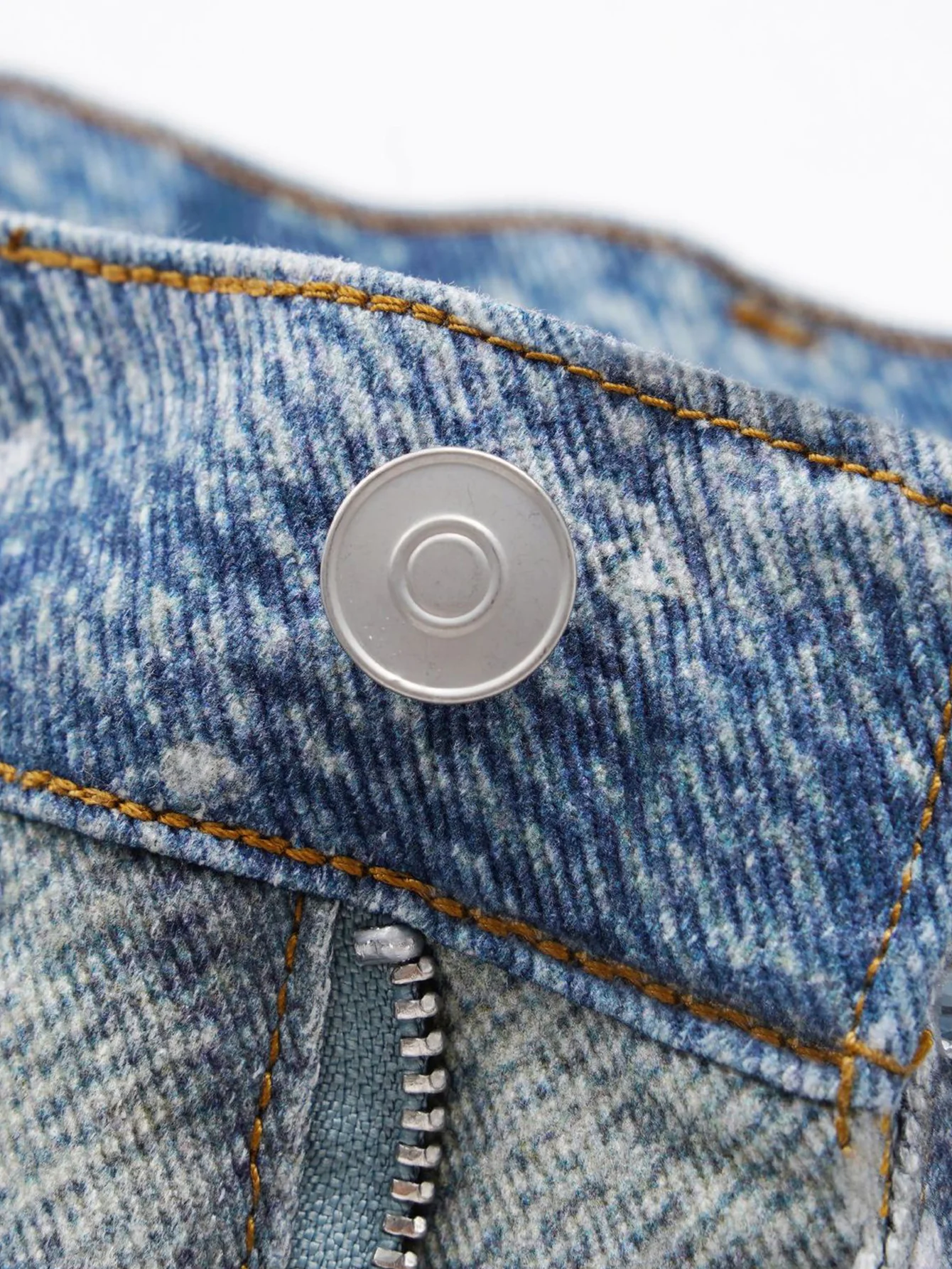 Strassbesetzte, gewaschene, distressed Jeans mit weitem Bein und Baggy-Schnitt - Image 6