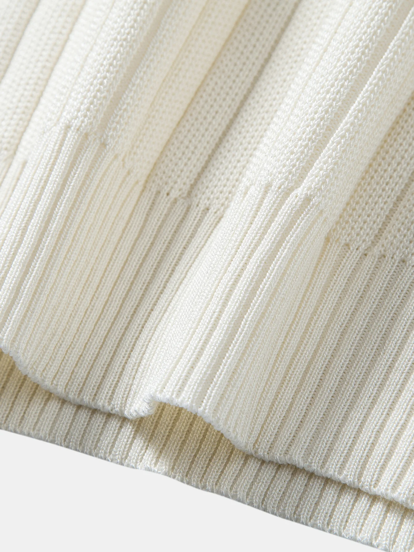 Ribbed Crew Neck Knit T-Shirt - Image 15