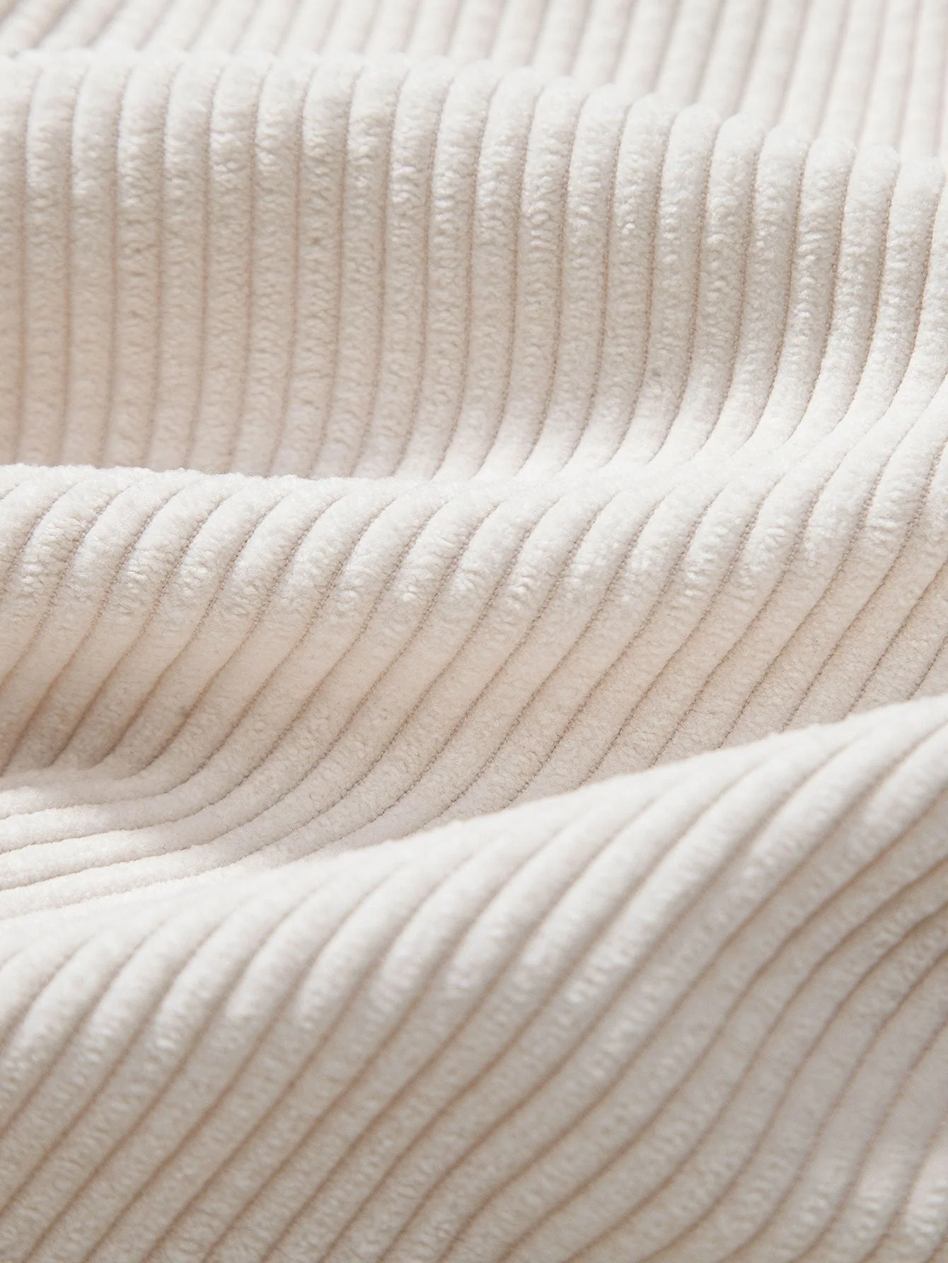Kurzarm-Corduroy-Boxy-Hemd & Corduroy-Shorts - Image 13