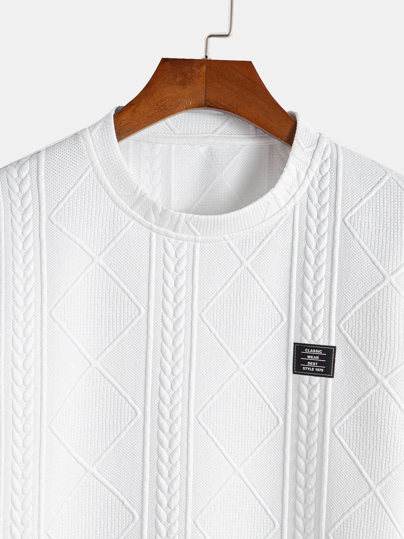 Kurzarm Geometrisches Jacquard T-Shirt mit Bogen-Saum - Image 10