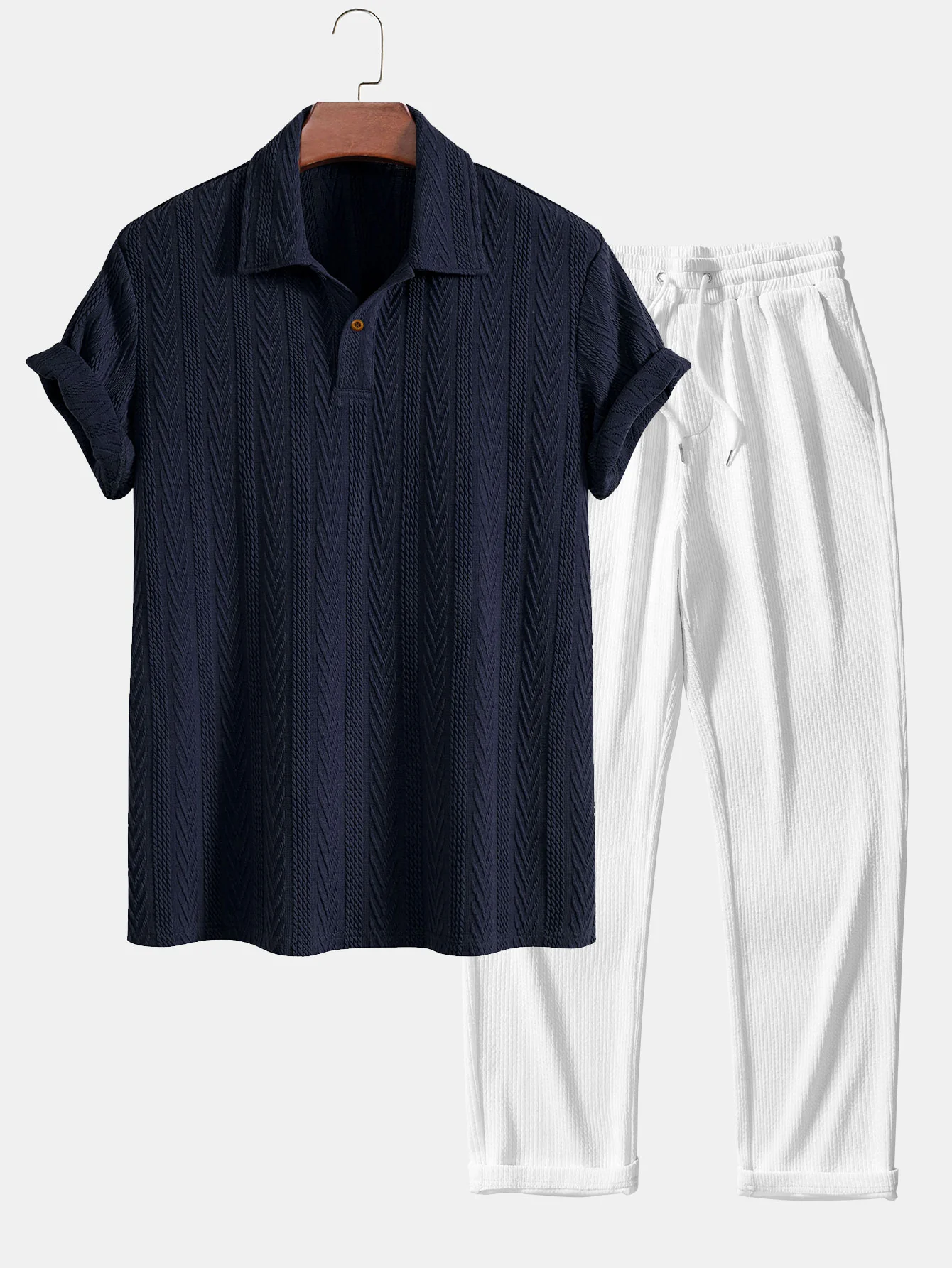 Kurzarm-Jacquard-Polo & gerade geschnittene Ripp-Hosen