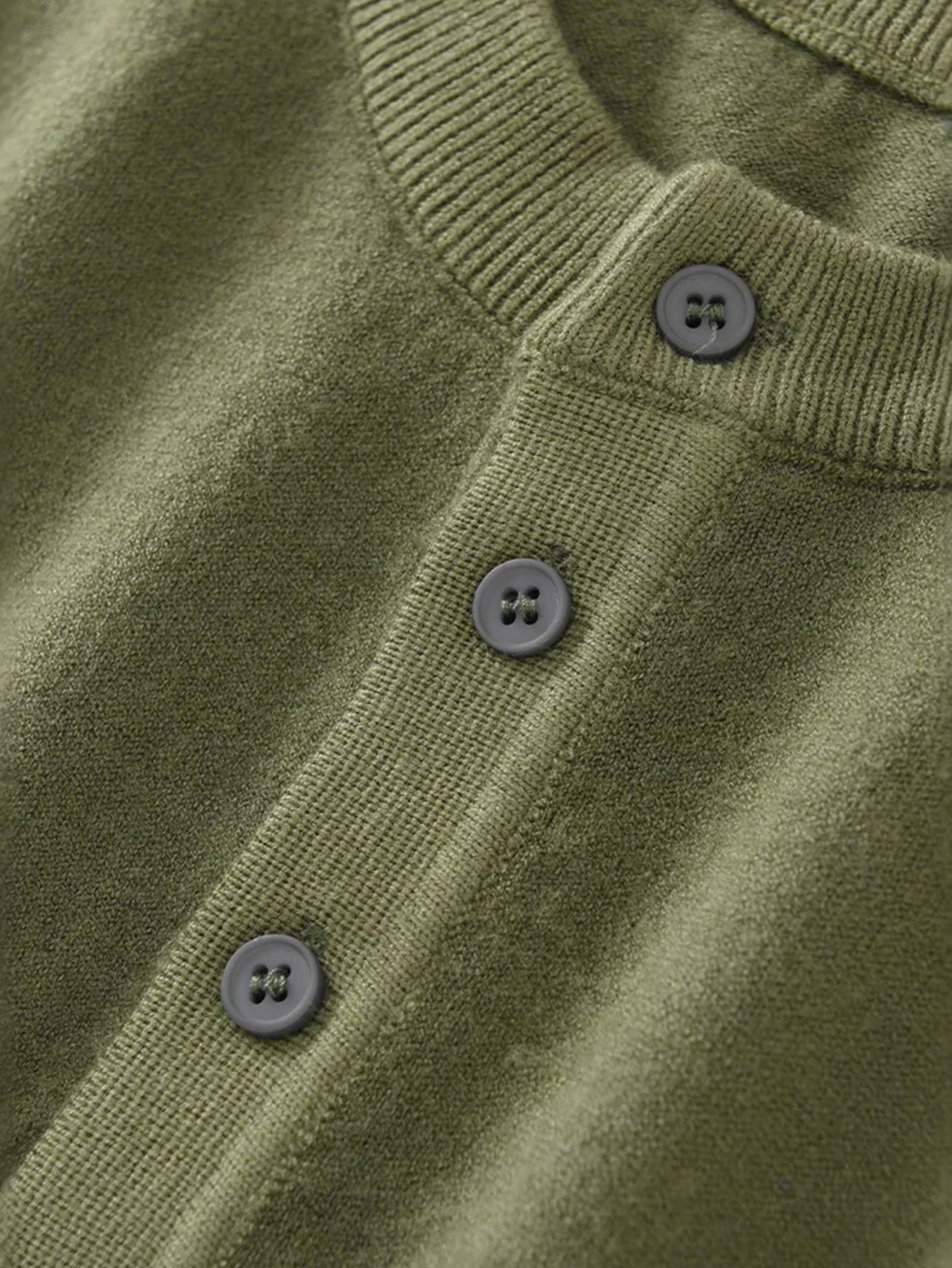 Short Sleeve Knit Henley Shirt - Image 7