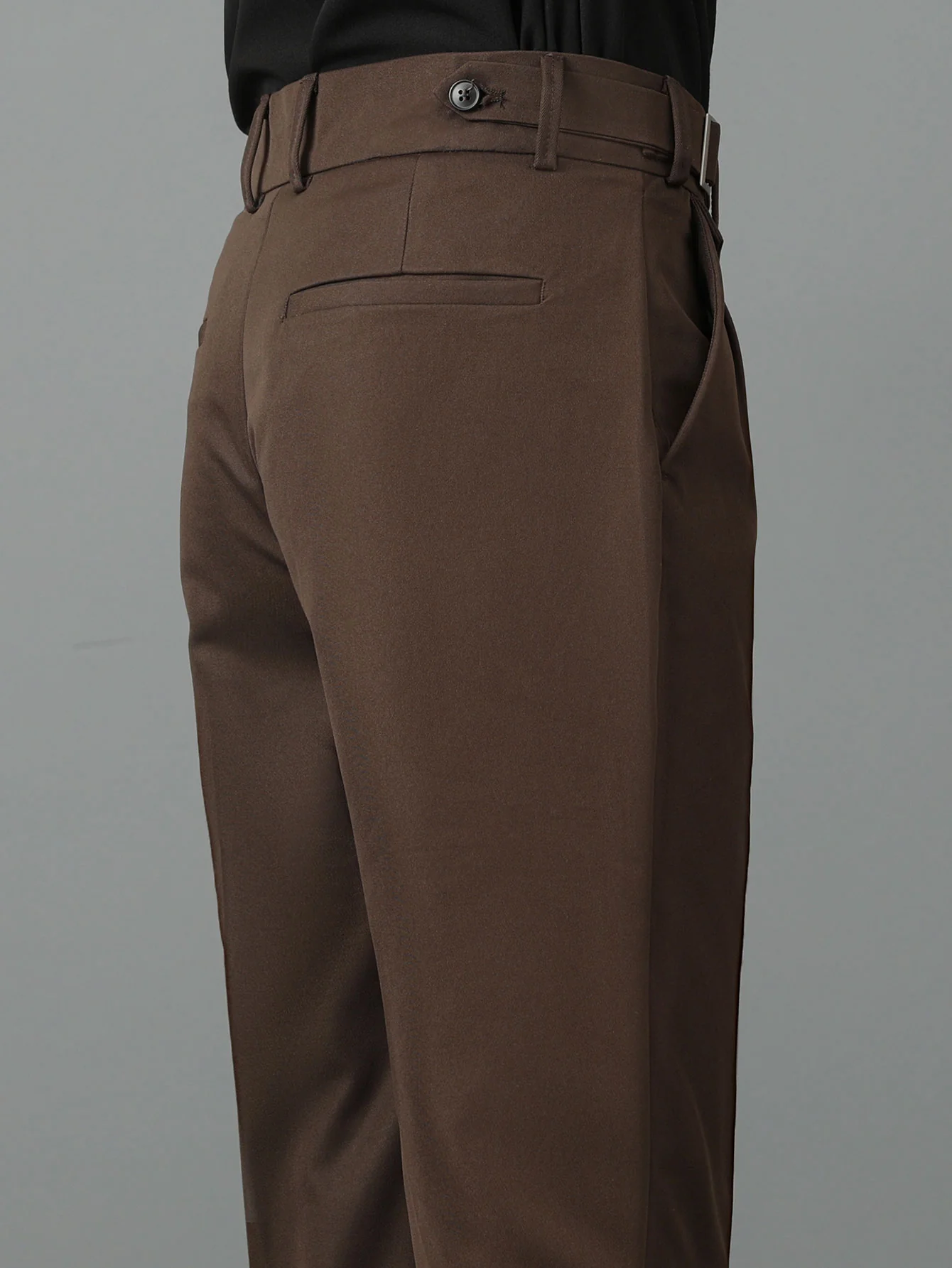 Schlanke, zulaufende Hose - Image 11