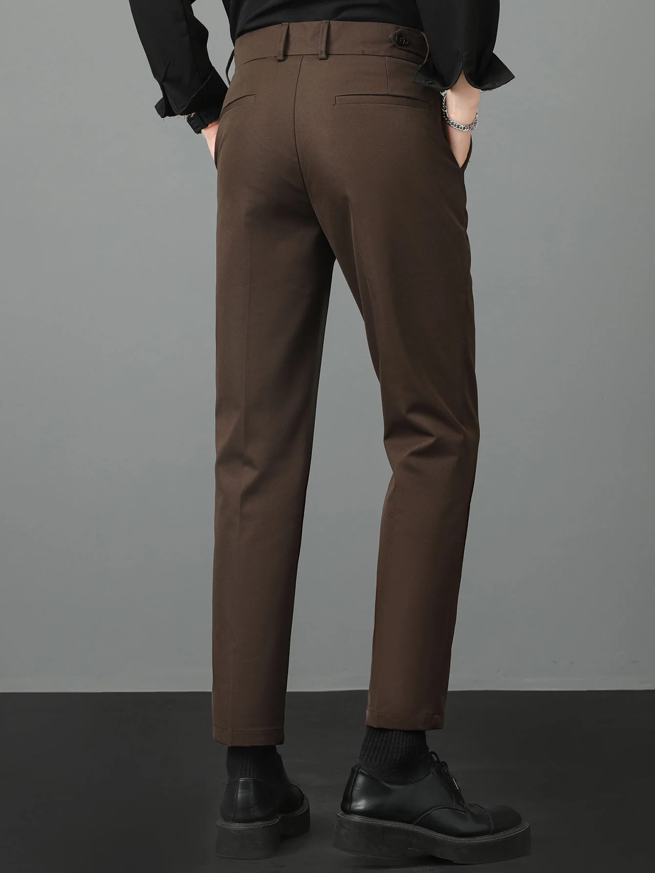Schlanke, zulaufende Hose - Image 3