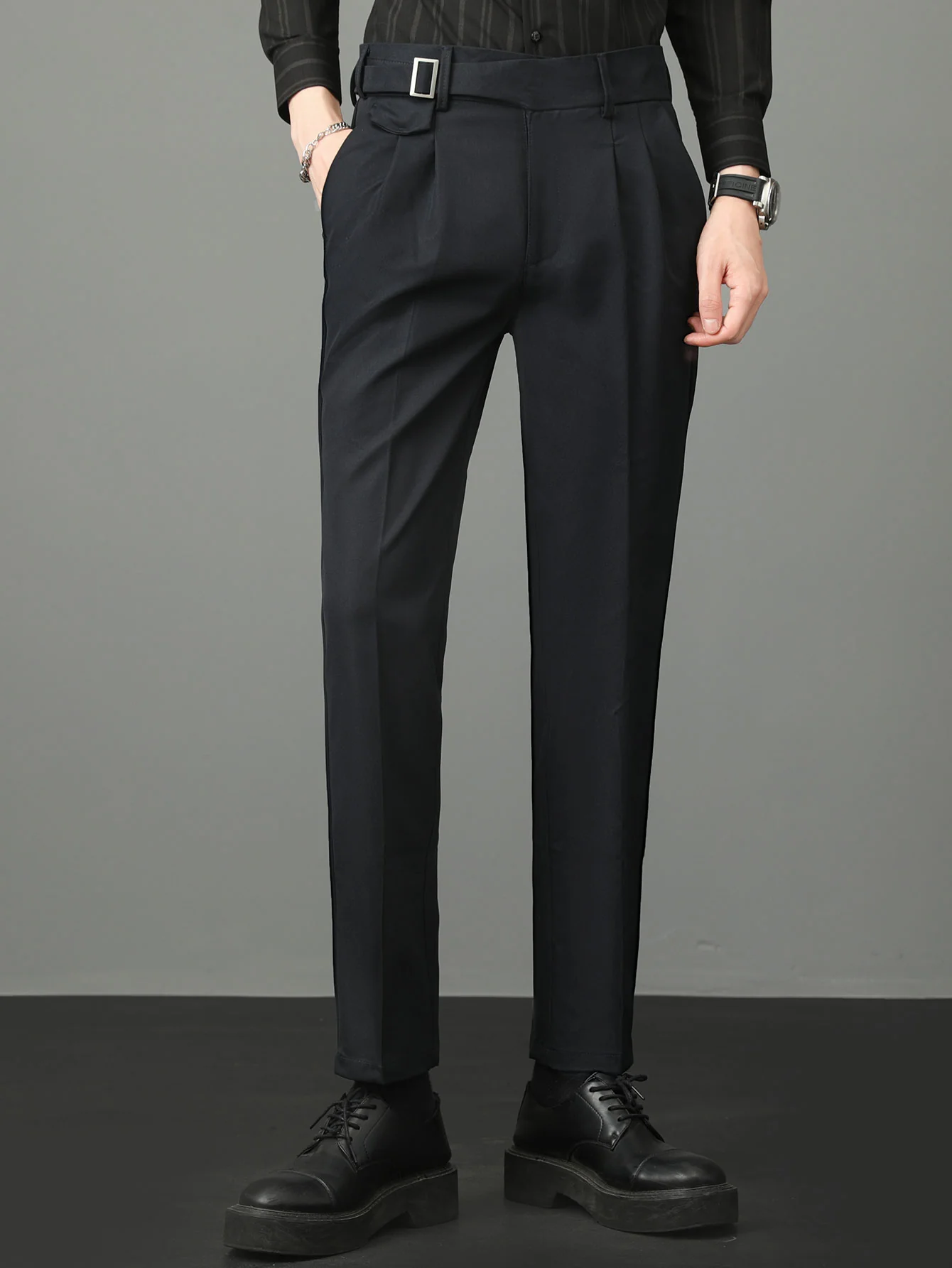 Schlanke, zulaufende Hose - Image 4