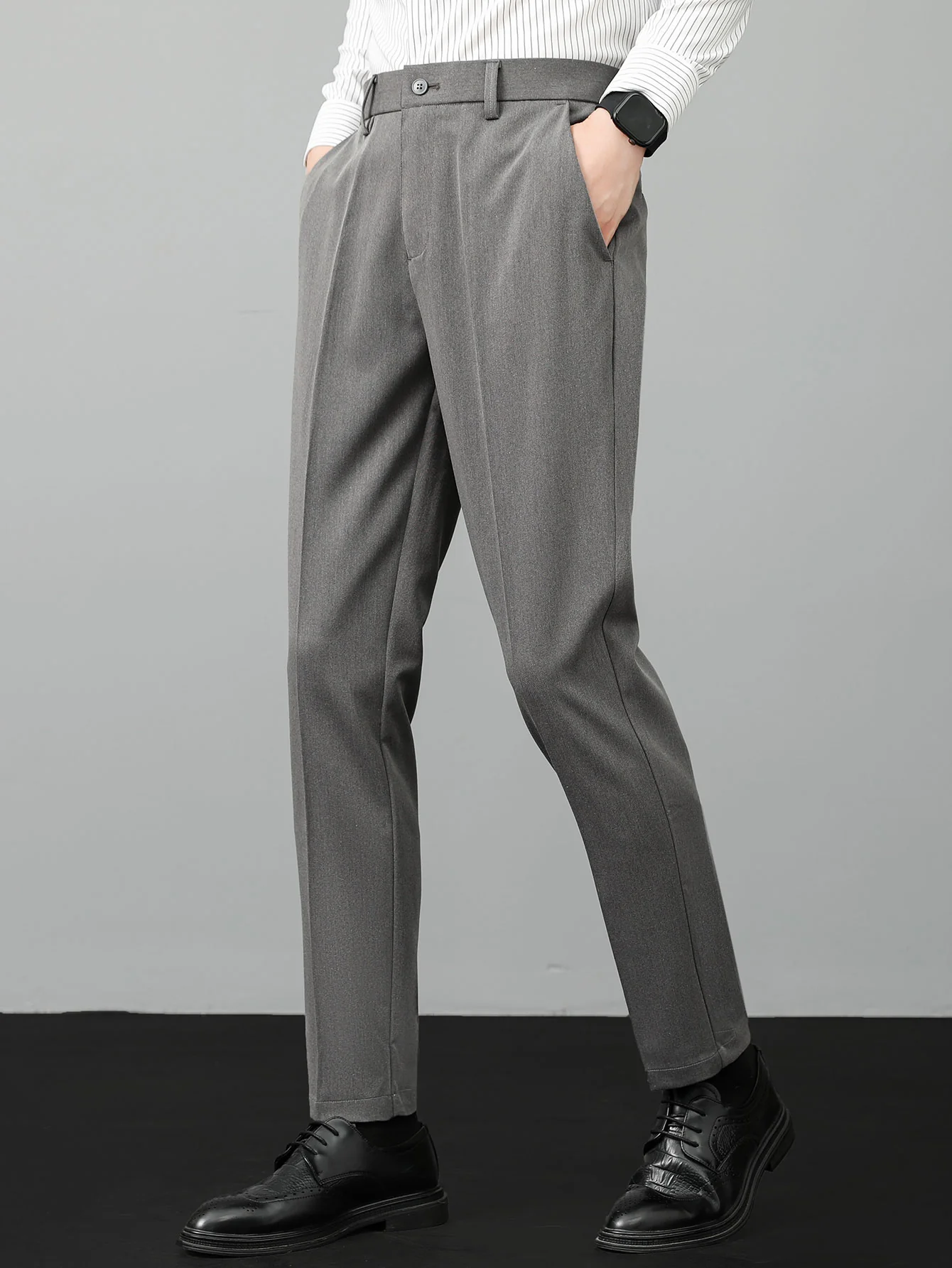 Schlanke, zulaufende Hose - Image 7