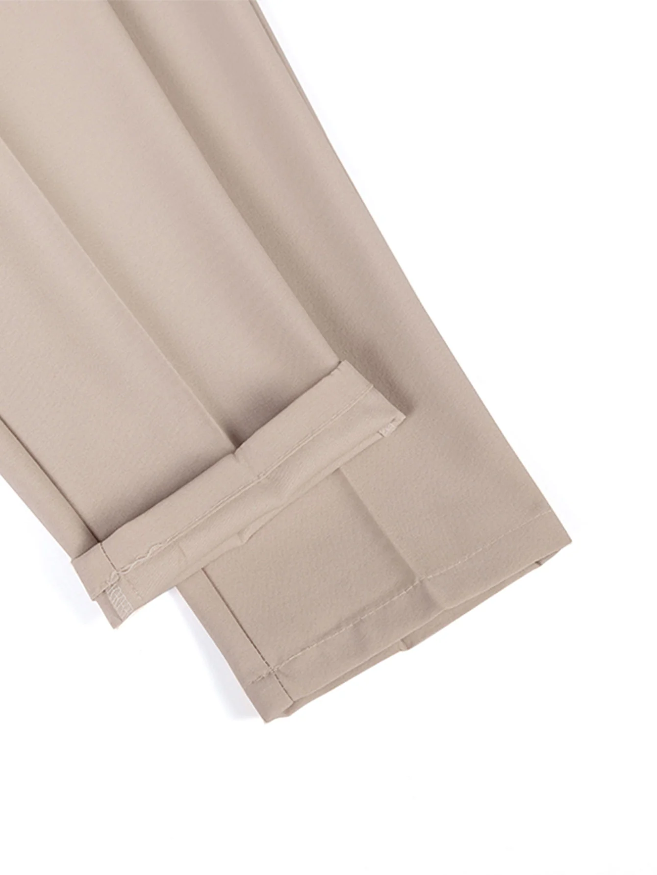 Schmal geschnittene, konisch zulaufende Hose - Image 23