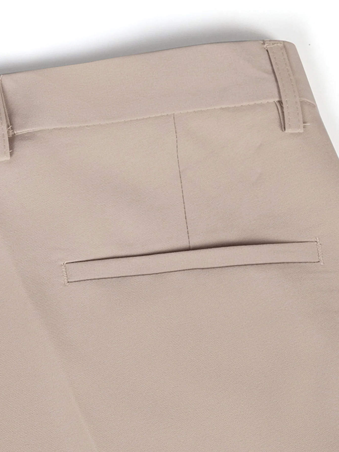 Schmal geschnittene, konisch zulaufende Hose - Image 24