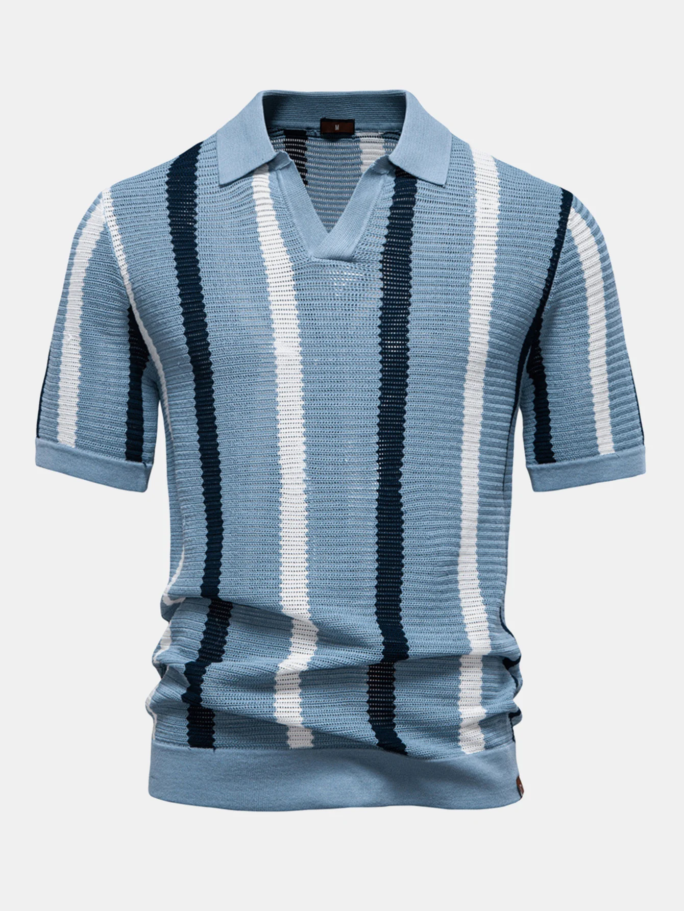 Gestreiftes Strick-Poloshirts mit V-Ausschnitt & Baumwoll-Chino-Shorts - Image 9