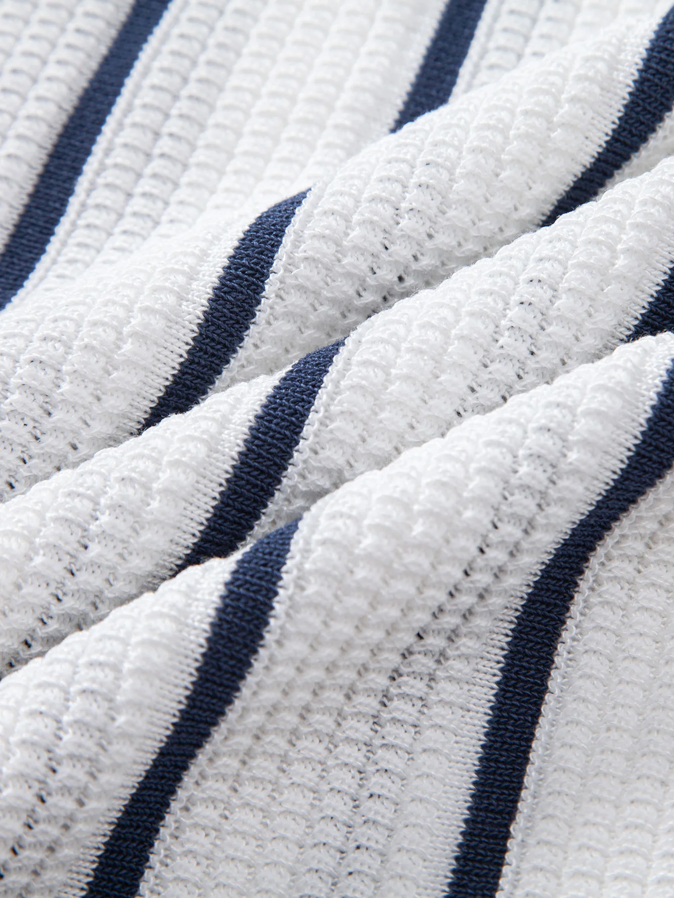 Gestreiftes Strickhemd mit Knöpfen & Leinenhose mit geradem Bein - Image 9
