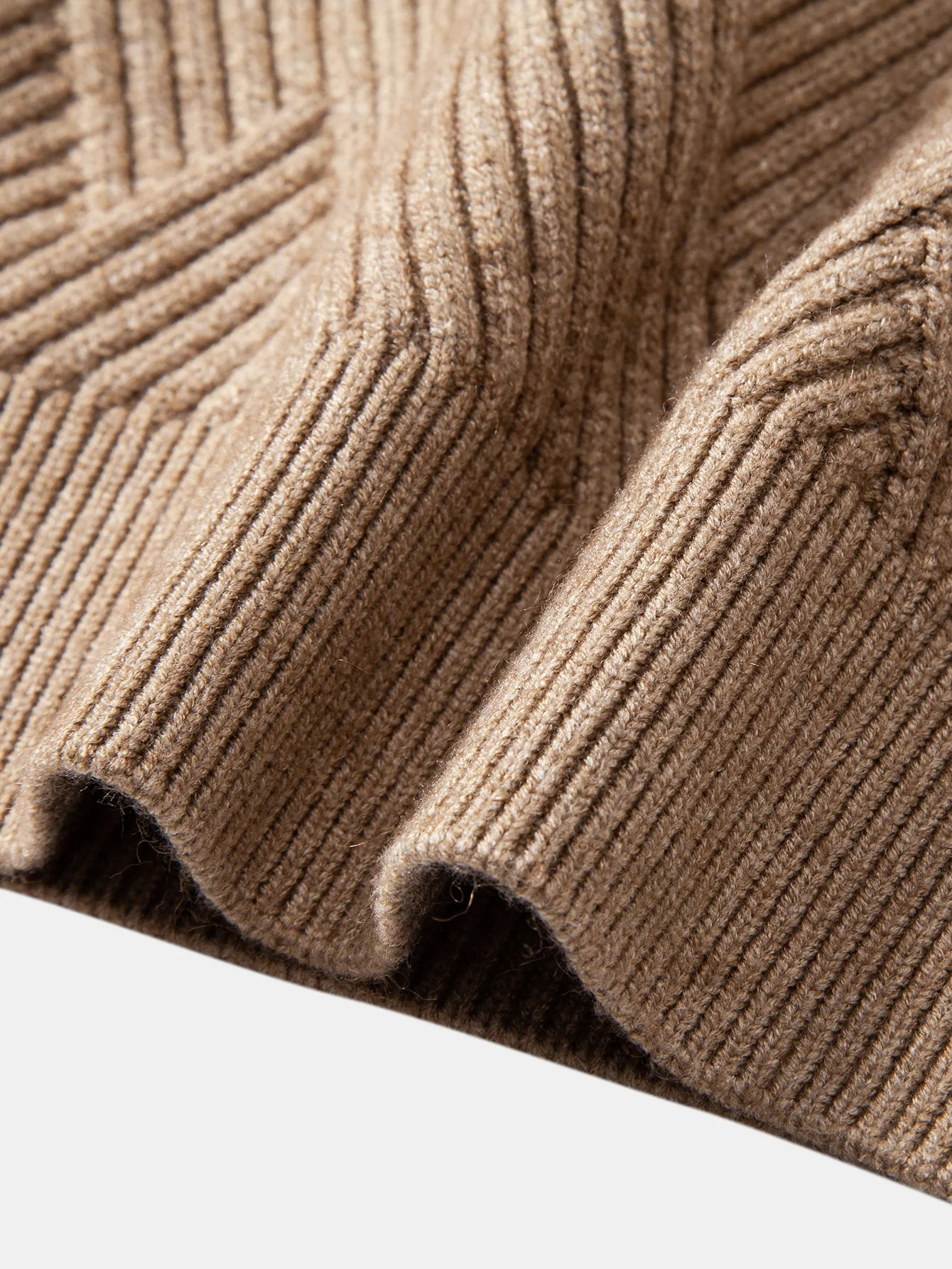 Schwerer gestreifter Strickpullover mit Stehkragen - Image 12