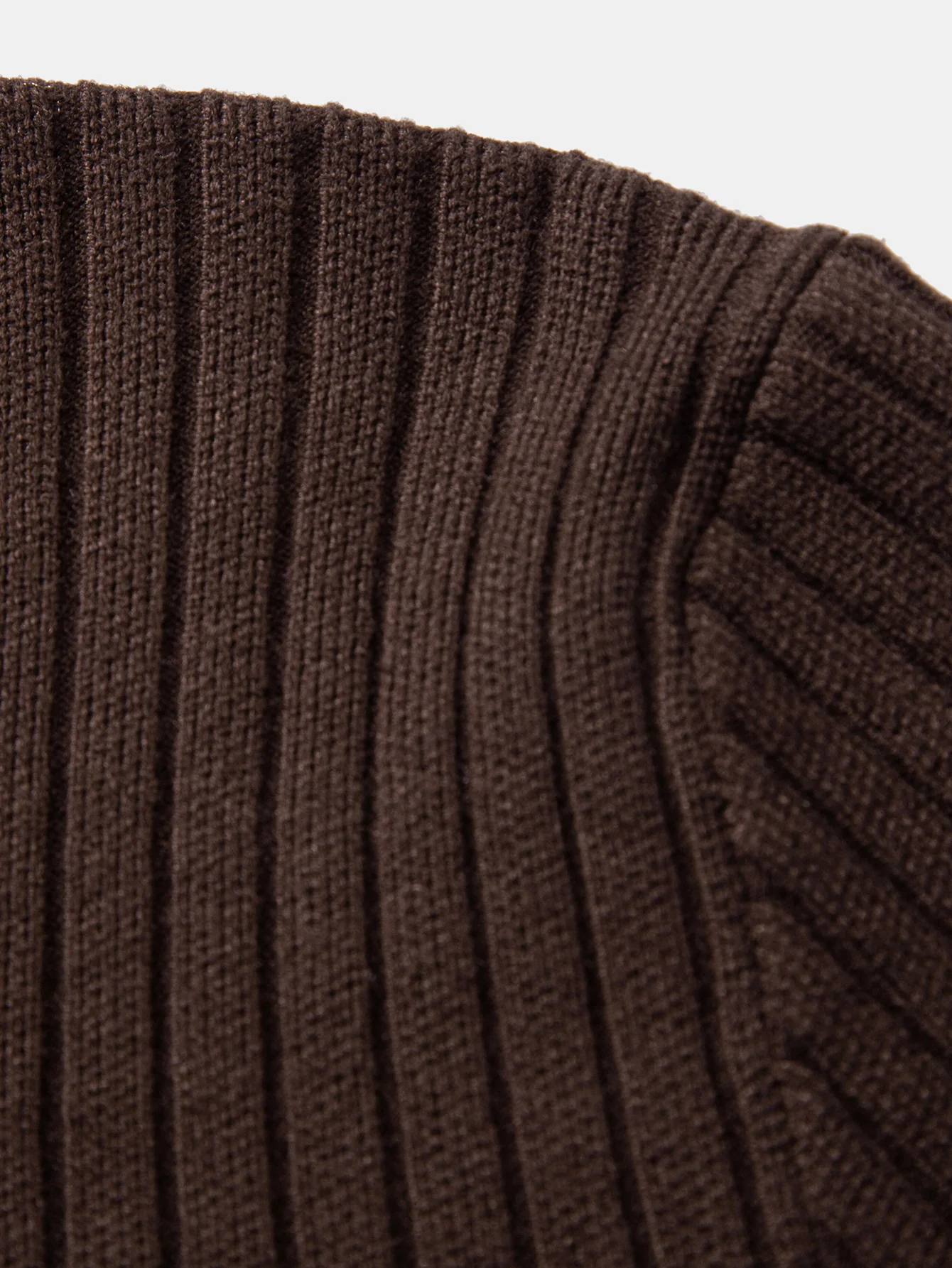 Gestreiftes Zip-Strick-Ripp-Poloshirt - Image 11
