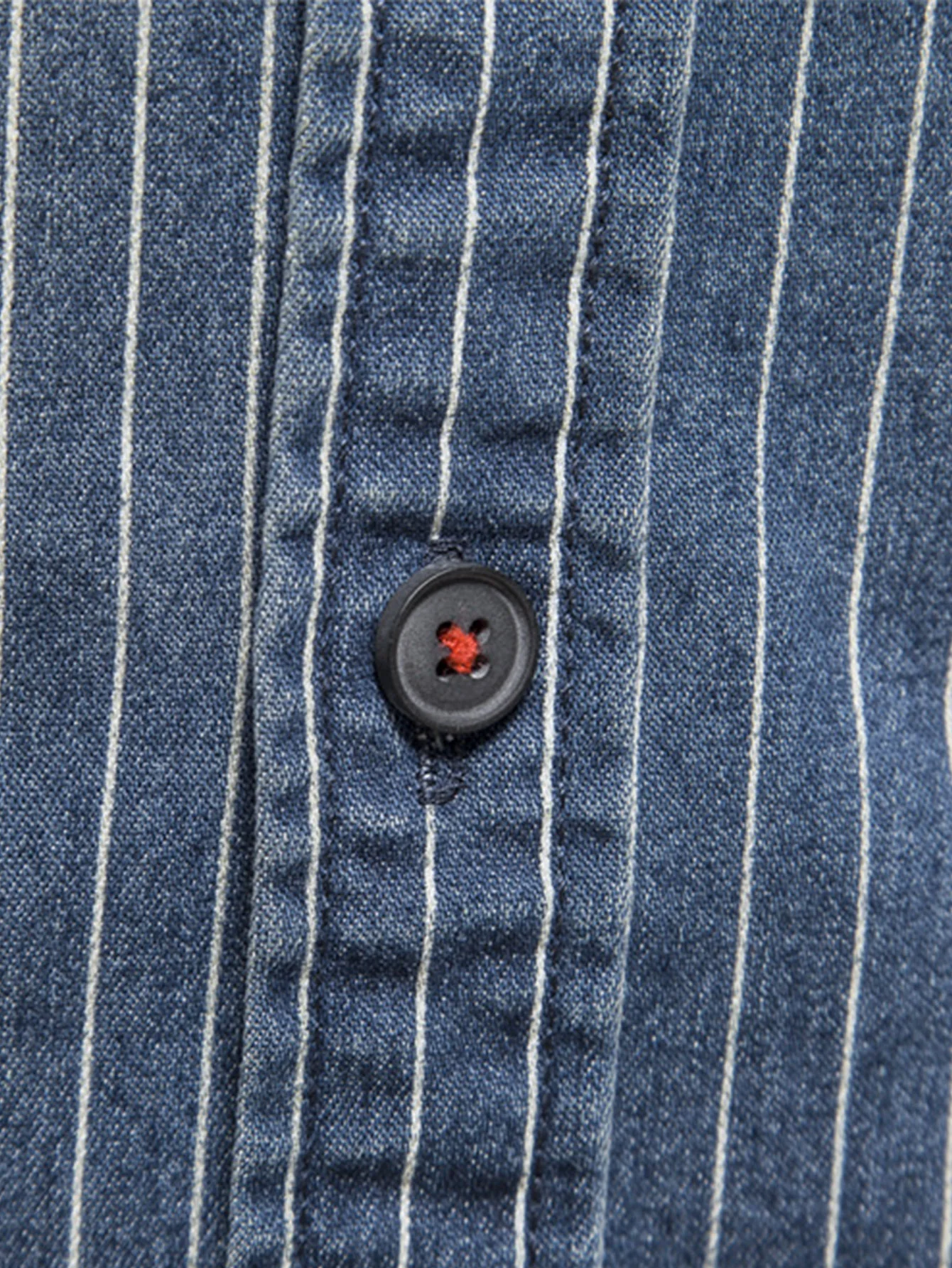 Gestreiftes gewaschenes Jeanshemd mit Taschen - Image 9