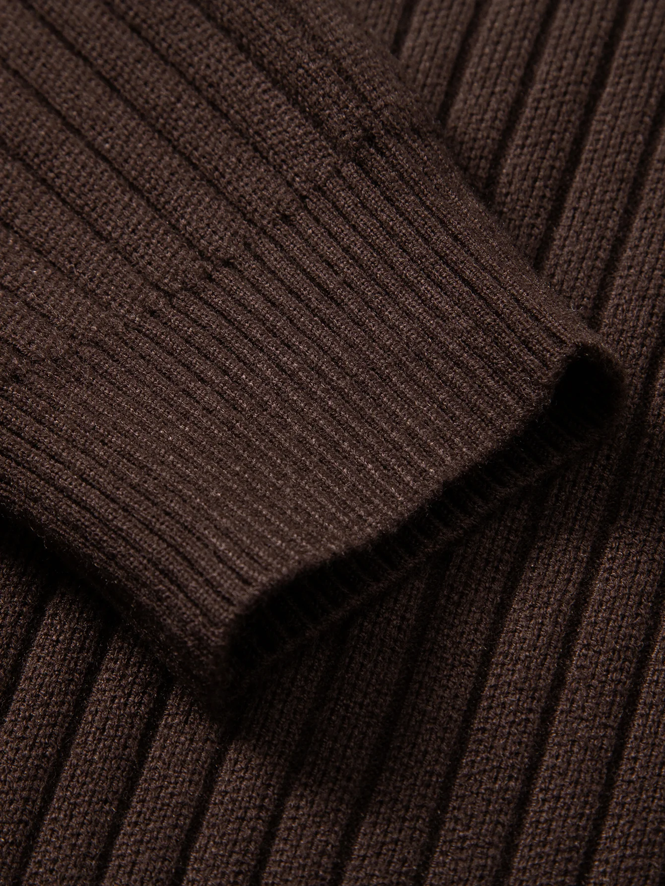 Gestreiftes Zip-Strick-Ripp-Poloshirt - Image 13