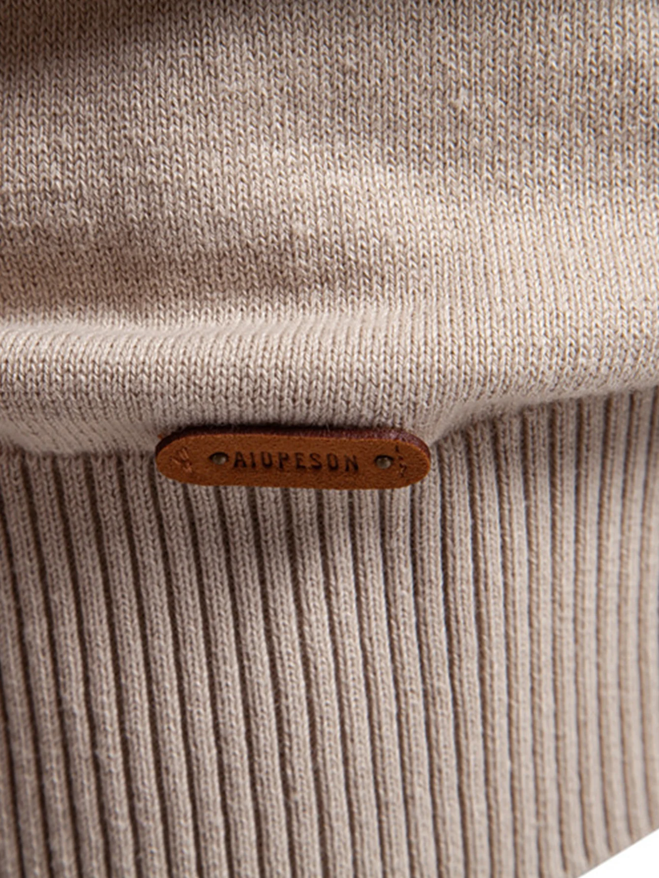 Gestreifter Jacquard-Pullover mit Rundhalsausschnitt - Image 13
