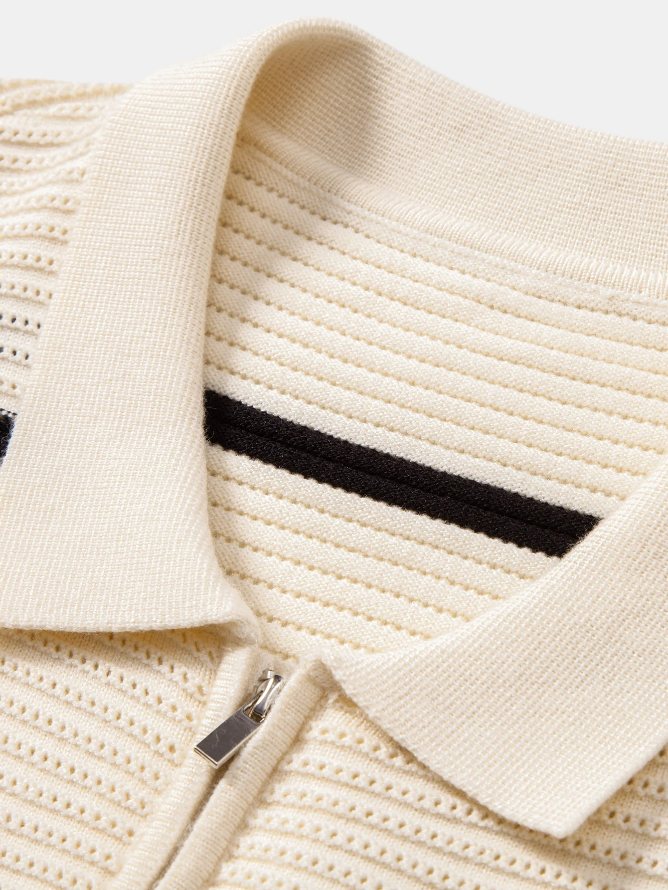Gestreiftes strukturiertes Strick-Poloshirt mit Reißverschluss - Image 13
