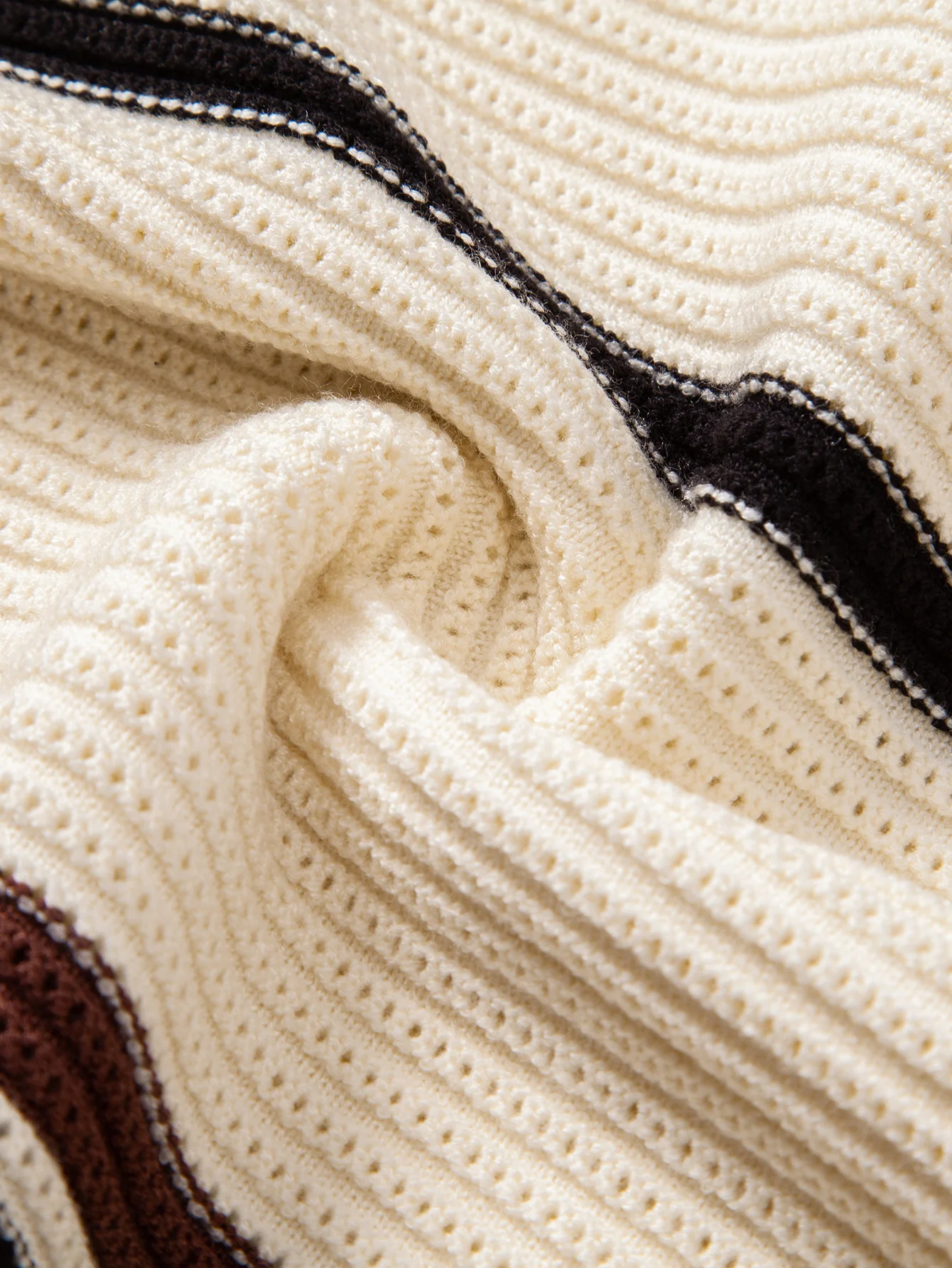 Gestreiftes strukturiertes Strick-Poloshirt mit Reißverschluss - Image 15