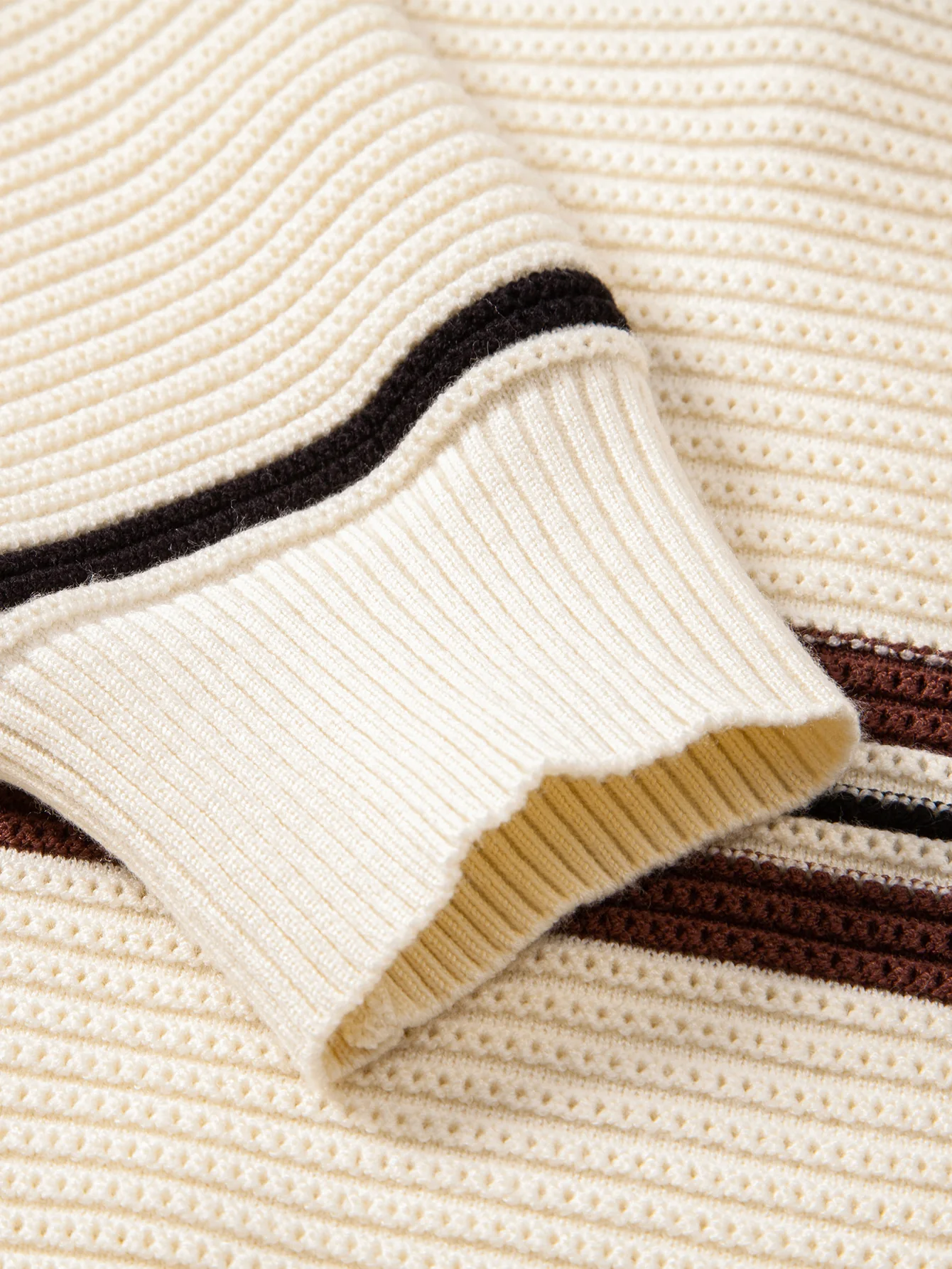 Gestreiftes strukturiertes Strick-Poloshirt mit Reißverschluss - Image 17