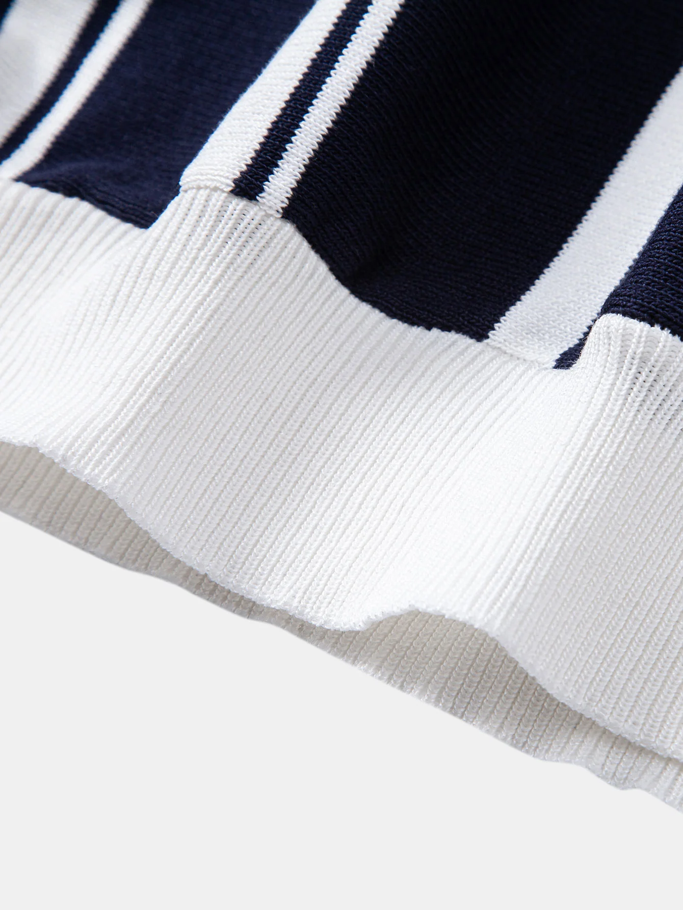 Gestreiftes Strick-Poloshirt mit Reißverschluss - Image 8