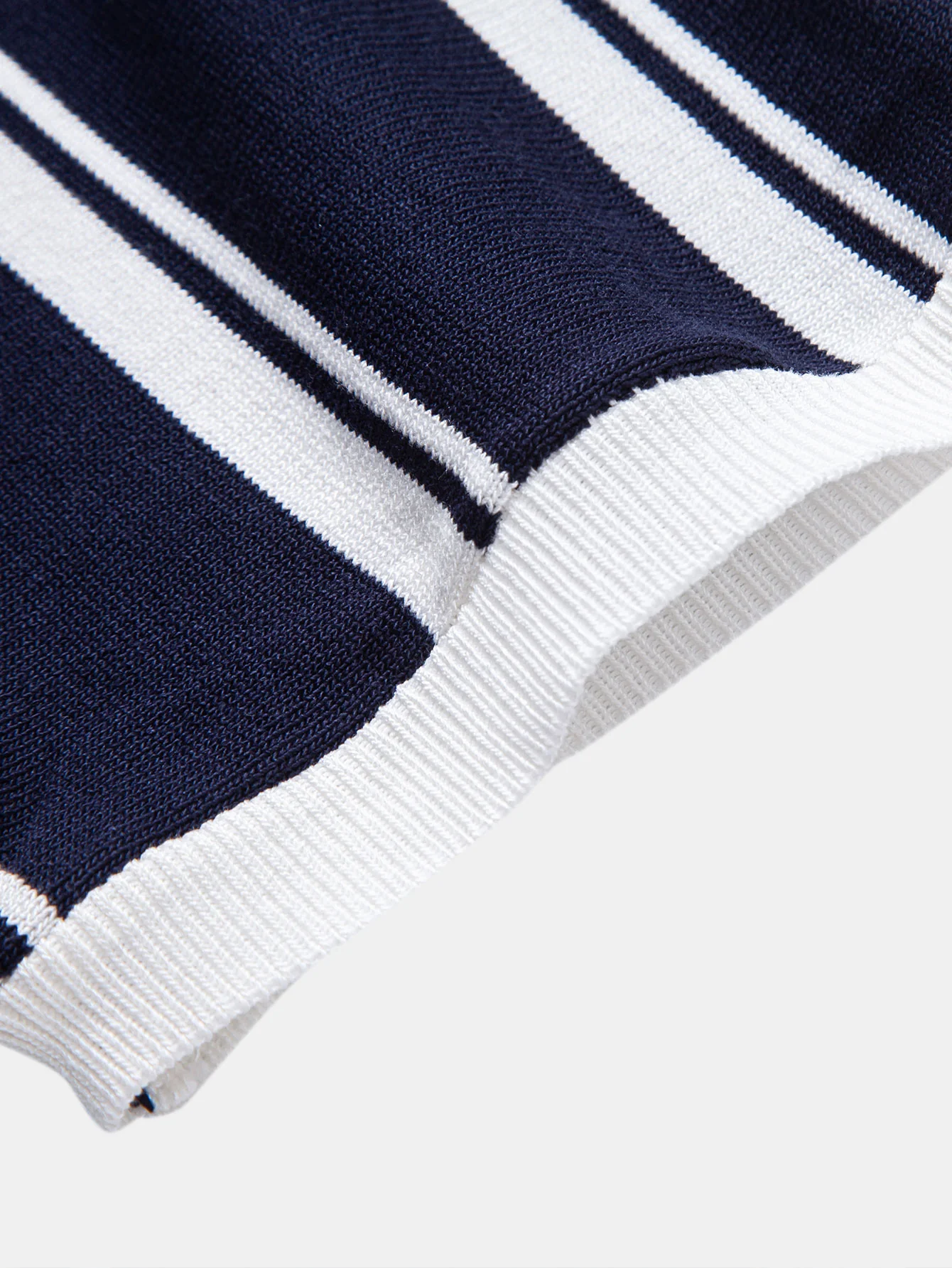 Gestreiftes Strick-Poloshirt mit Reißverschluss - Image 9