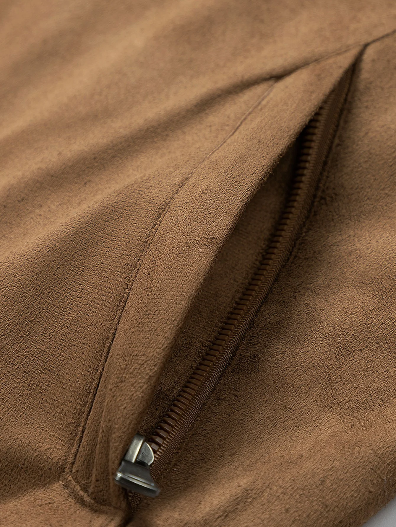Wildleder-Bomberjacke mit gestepptem Futter - Image 12