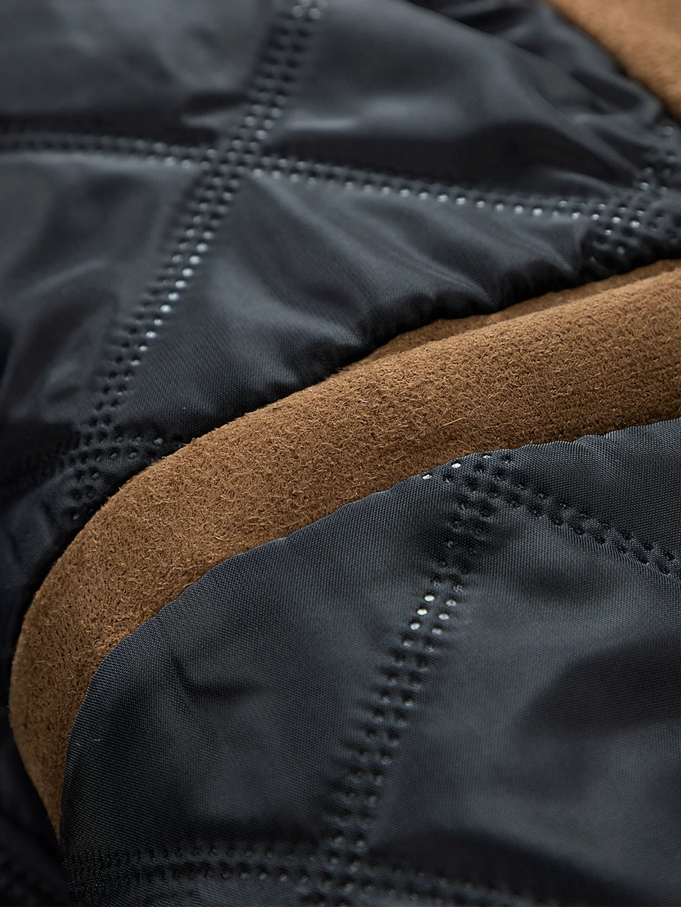 Wildleder-Bomberjacke mit gestepptem Futter - Image 13