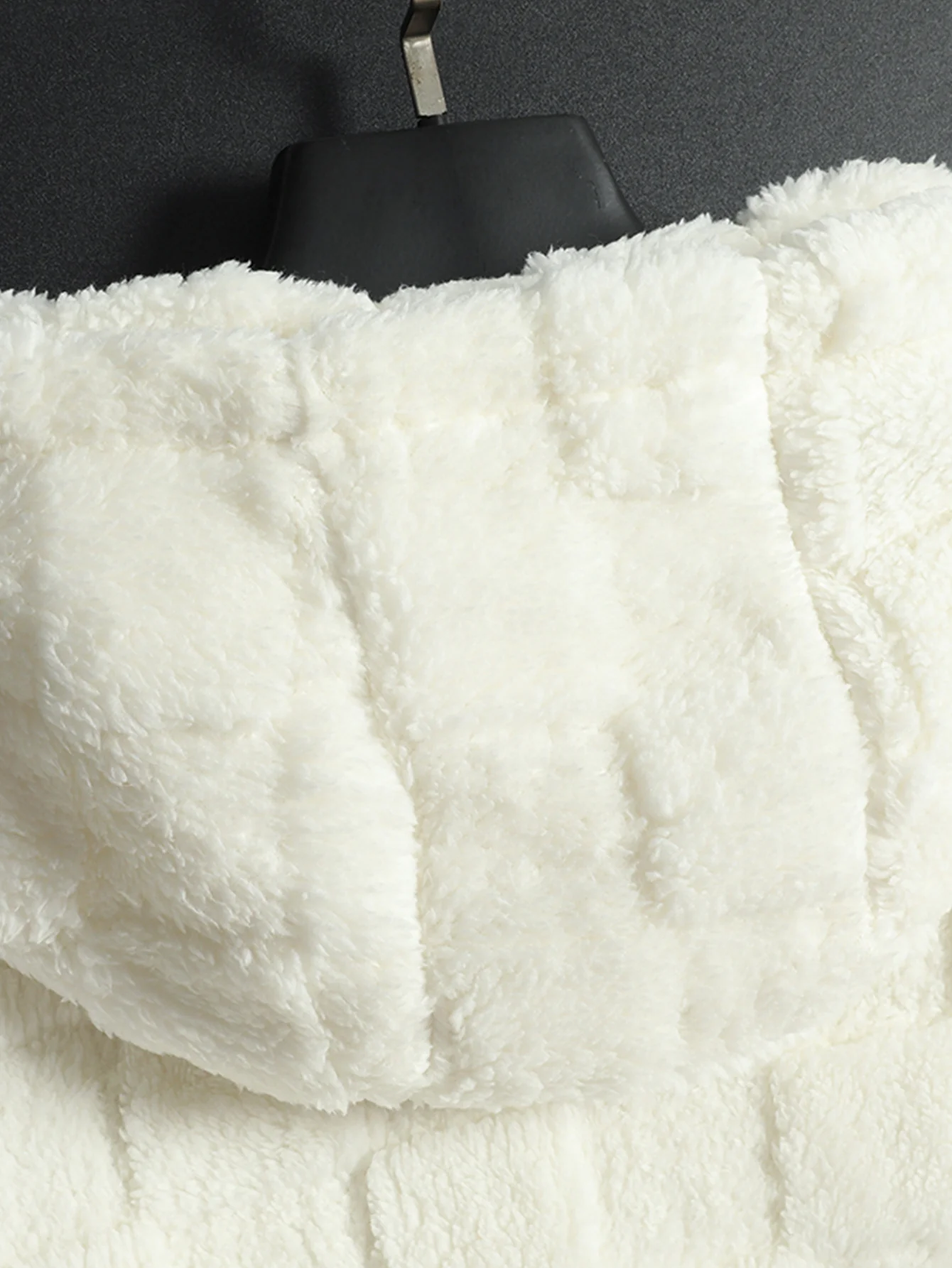Kalifornien bestickter Teddy-Kapuzenpullover mit Schachbrettmuster - Image 11