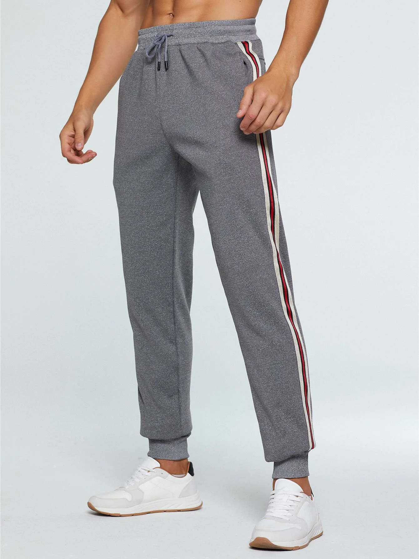 Teddygefütterte Jogginghosen mit Seitenstreifen - Image 5