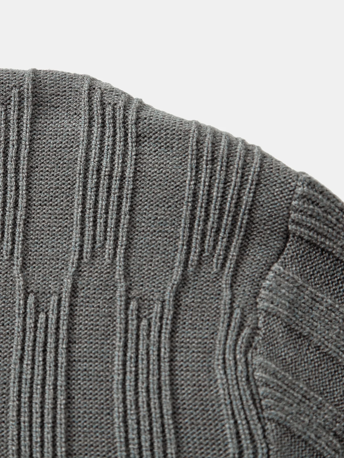 Strukturierter Pullover mit Rundhalsausschnitt - Image 9