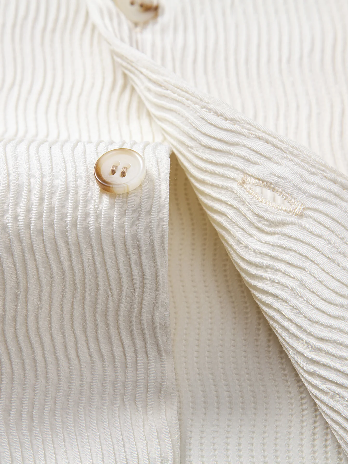 Textured Seersucker Short Sleeve Shirt & Drawstring 6“ Shorts Set - Image 18