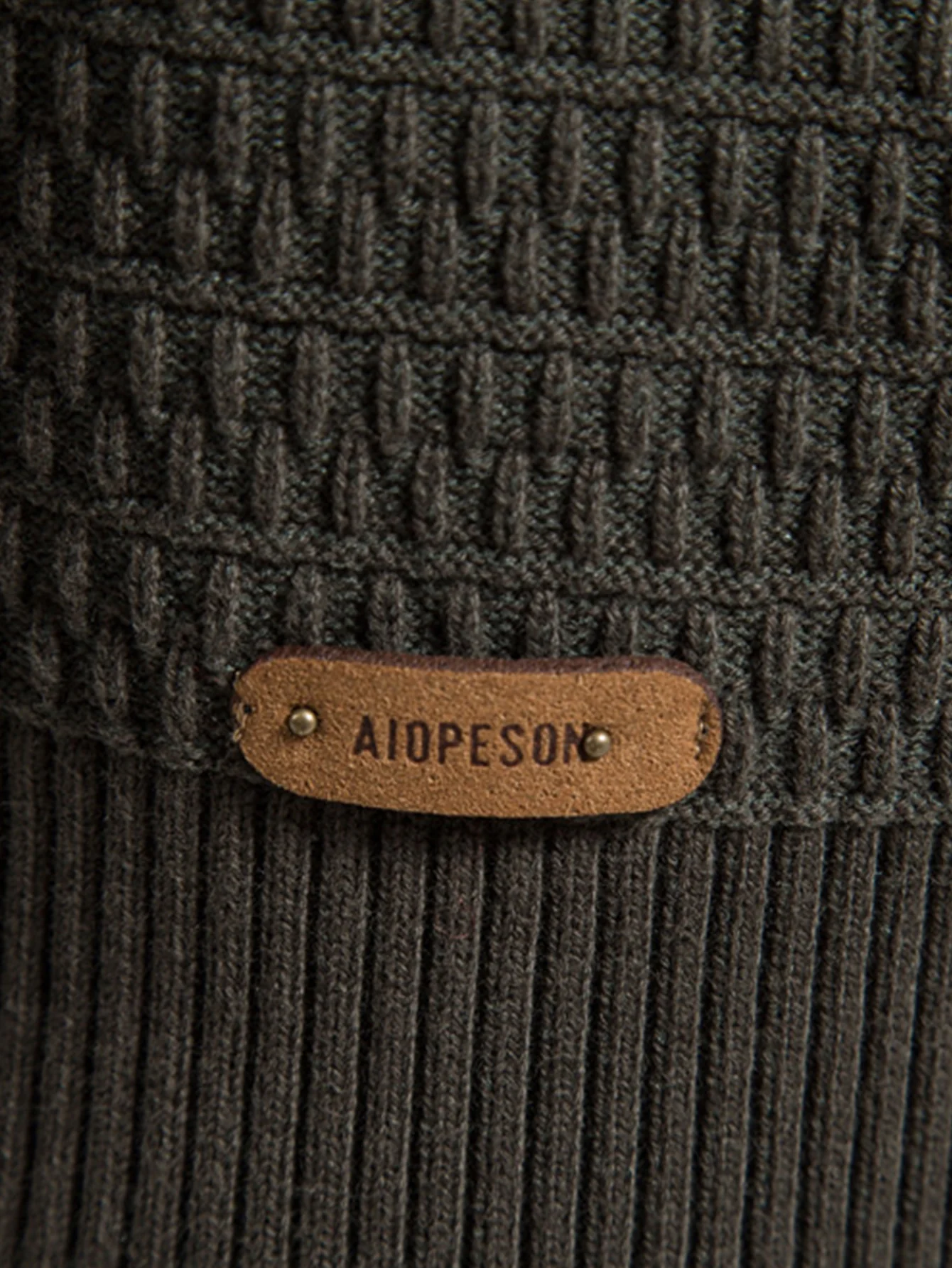 Strukturierter Stehkragen Pullover mit Knopfleiste - Image 10