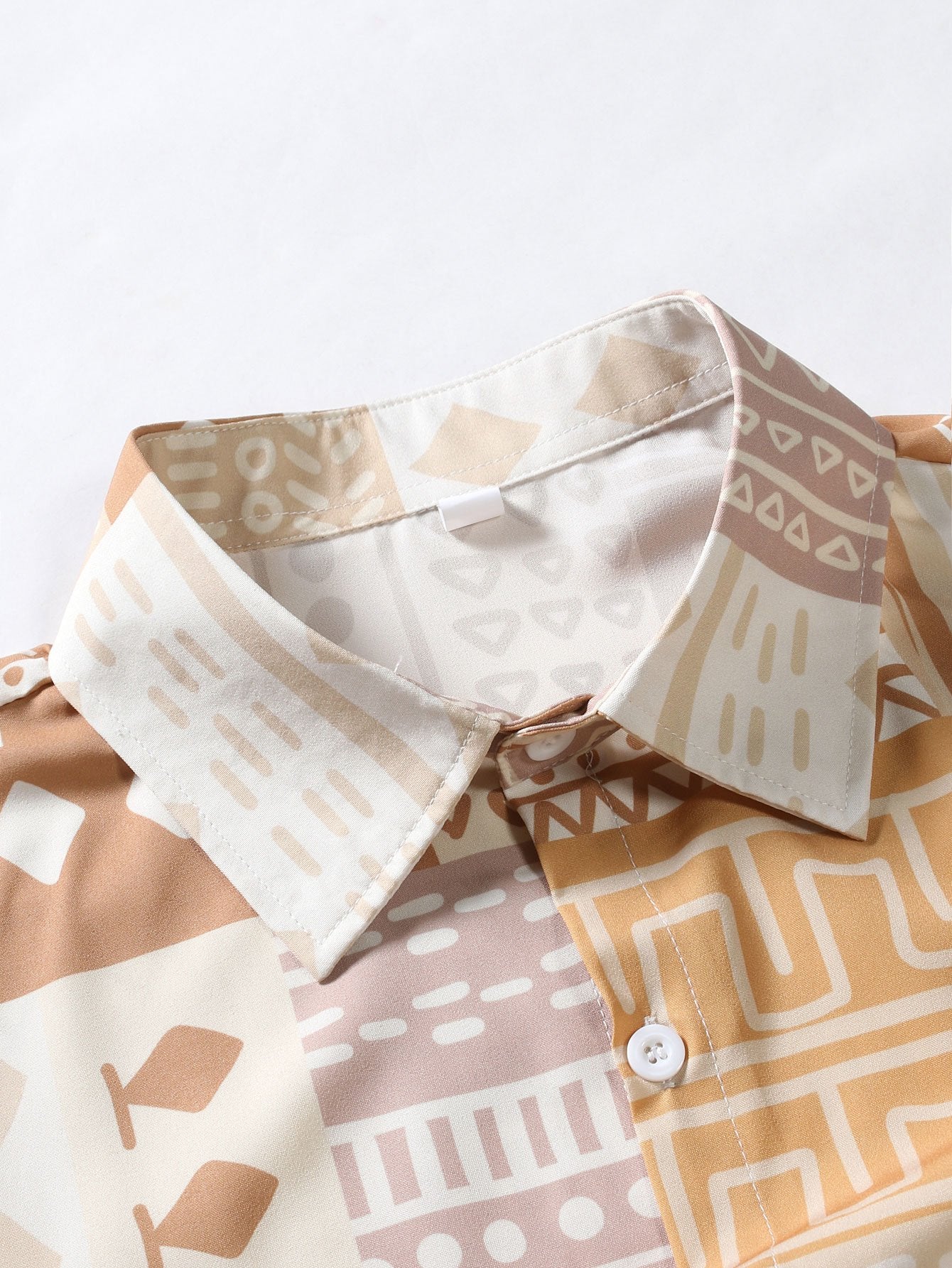 Stammgeometrisches Patchwork-Druck Hemd mit Knopfleiste & Badehose - Image 6