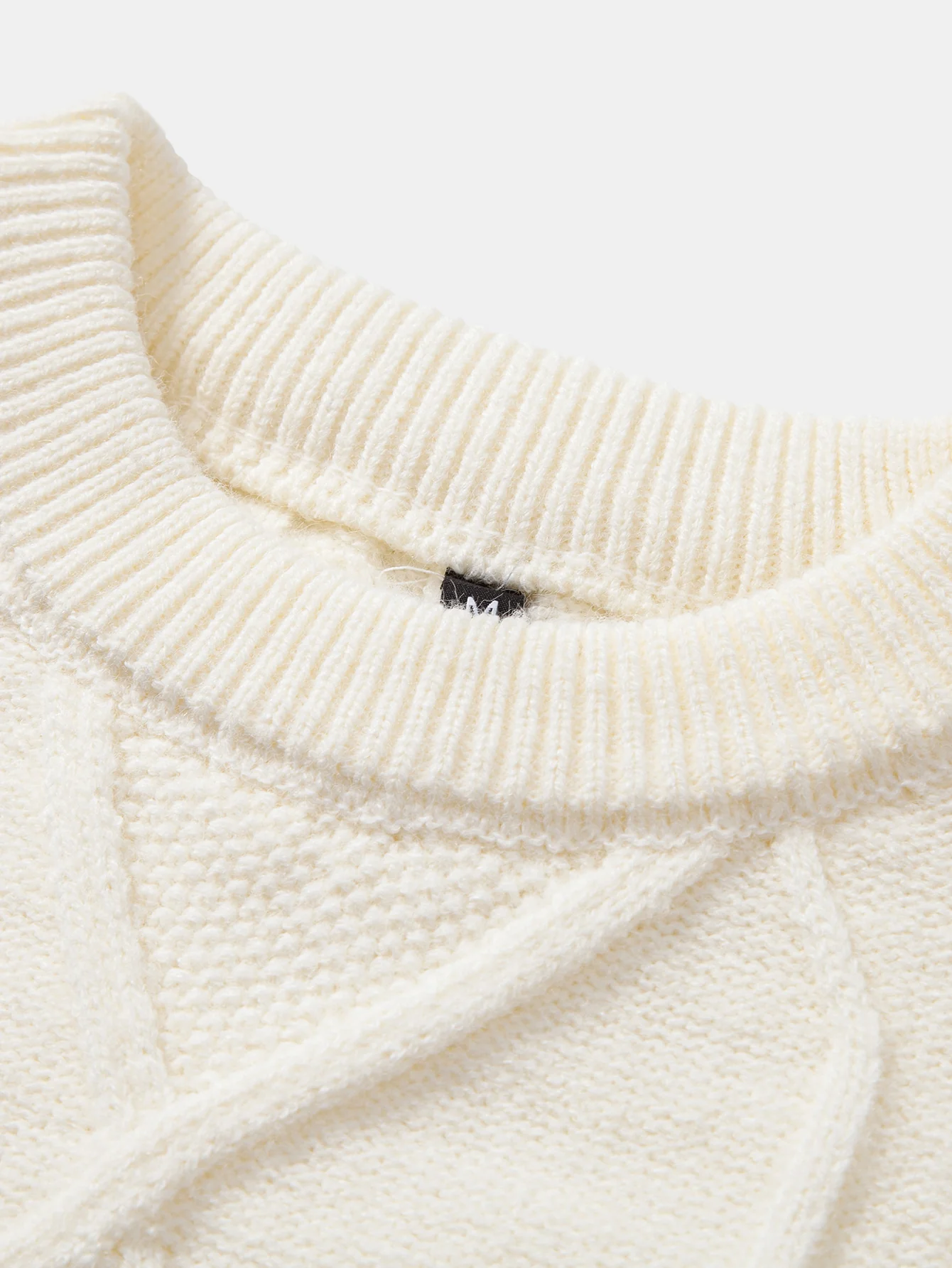 Schwerer Jacquard-Pullover mit Rundhalsausschnitt und Twist-Muster - Image 5