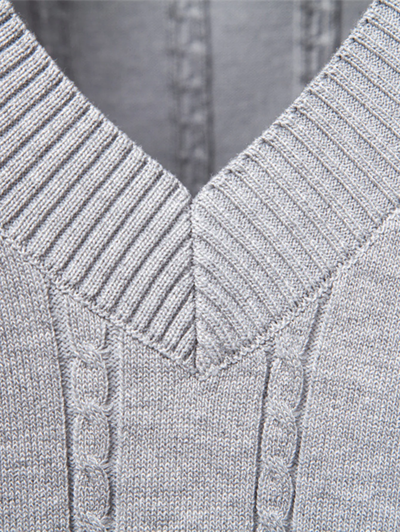 Twist V-Ausschnitt Strickpulloverweste - Image 12