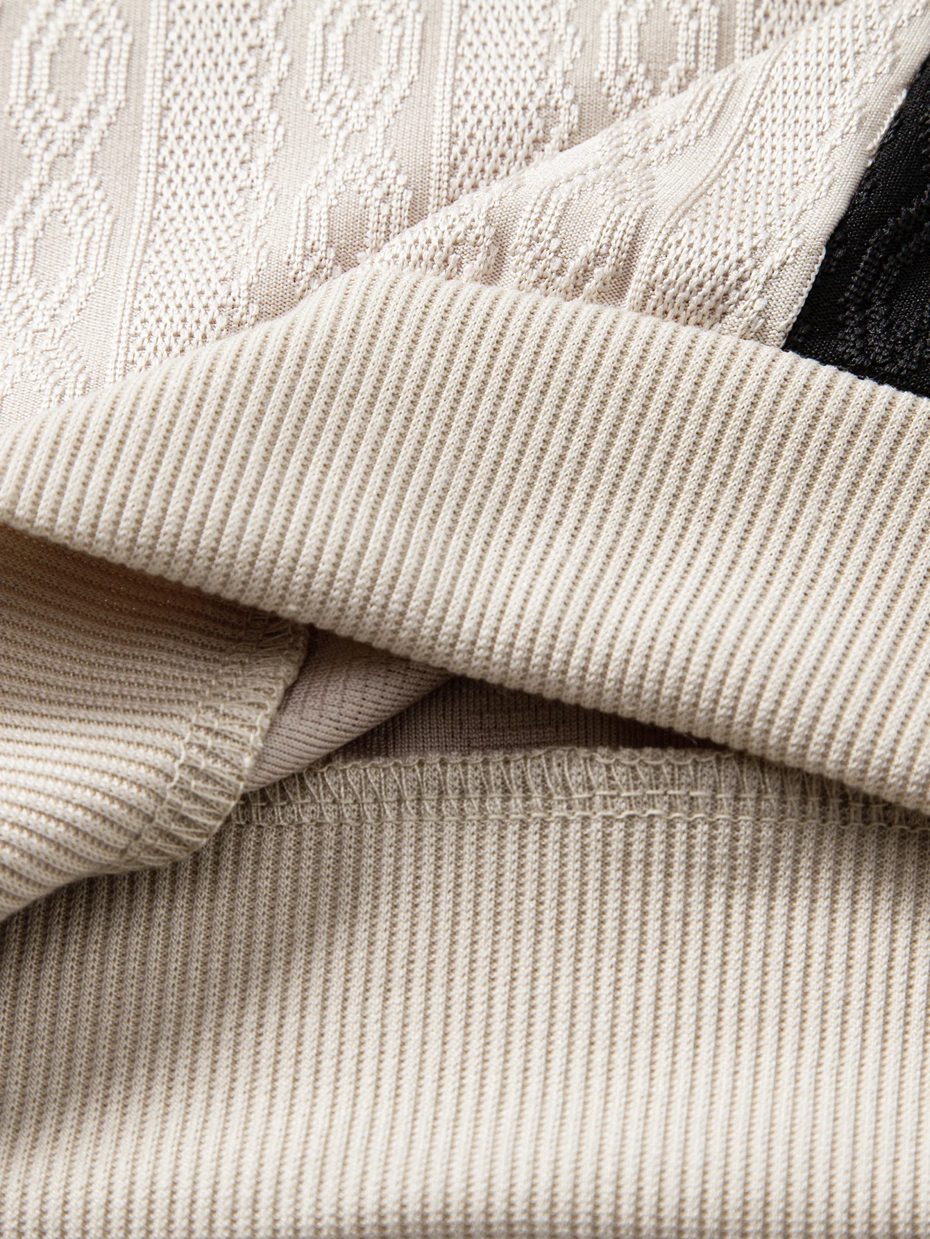 Two Tone Twisted Jacquard Zipper Knit Polo - Image 14