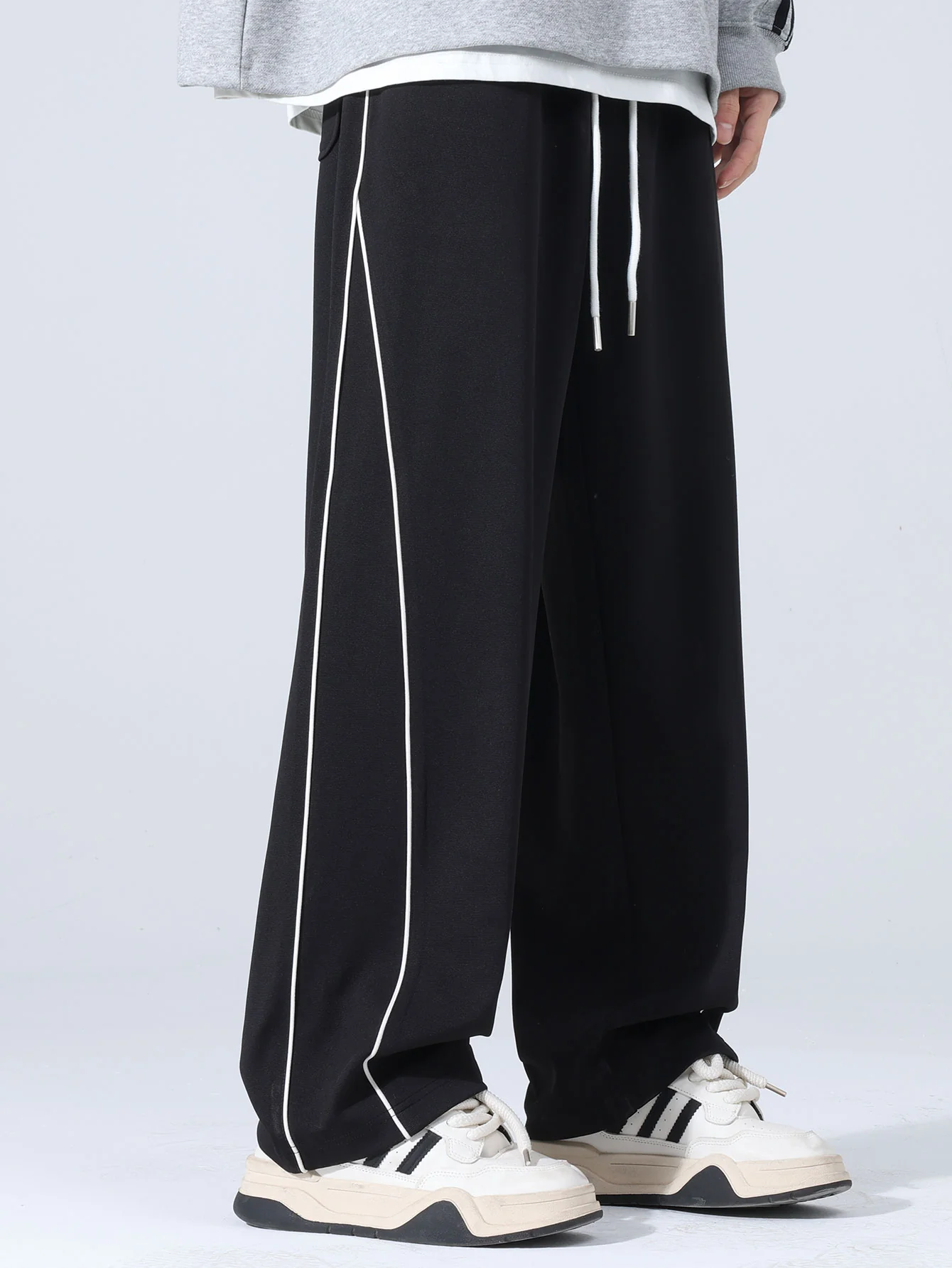 Weite Hose mit Seitenstreifen - Image 3