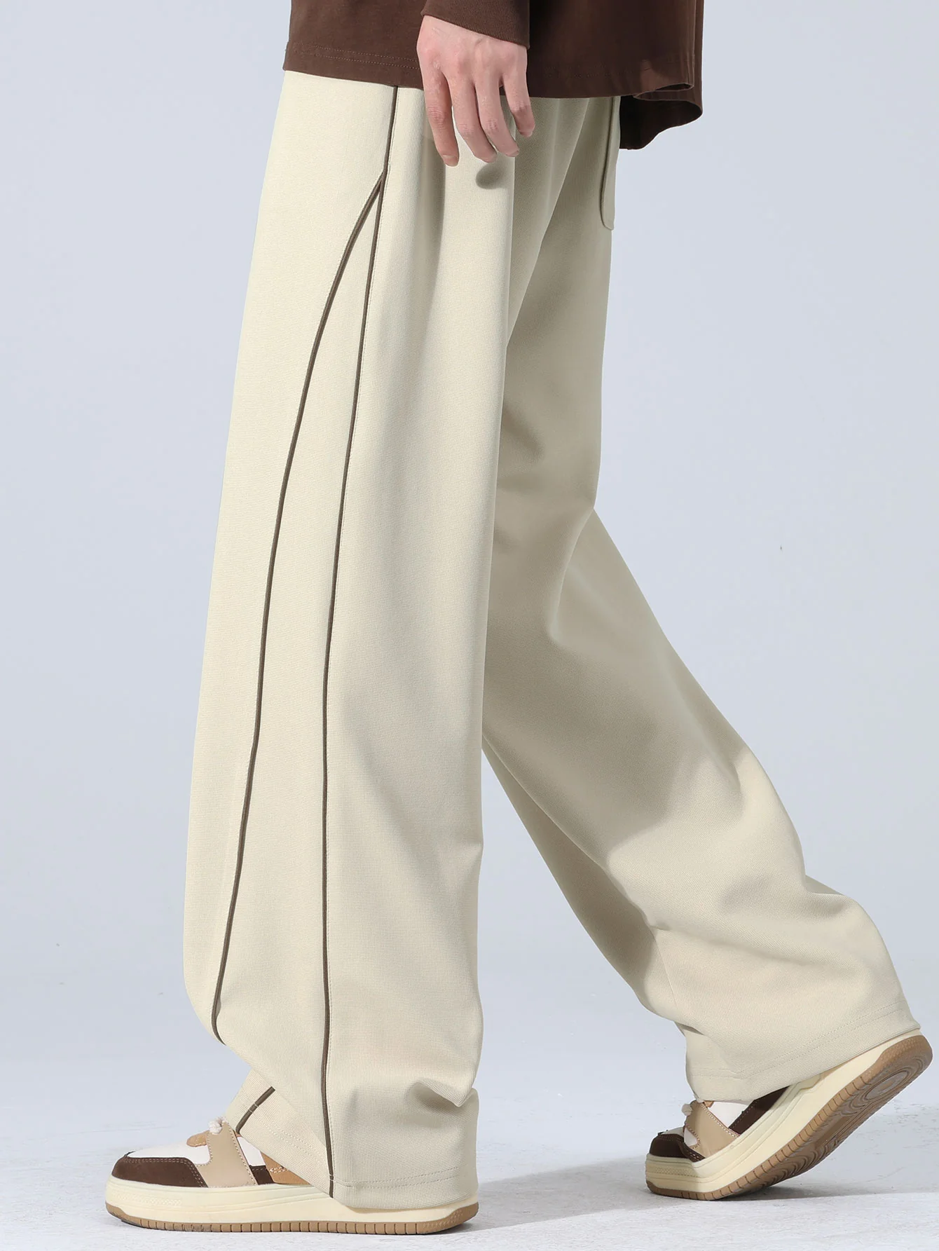 Weite Hose mit Seitenstreifen - Image 8